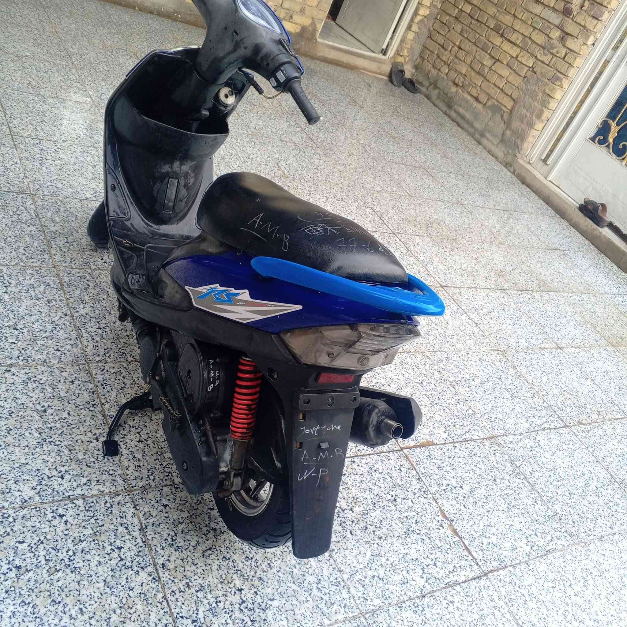 ماكس عدلة • سلف • كهربائيات
