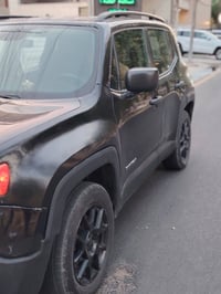 جيب رينكيد  للبيع موديل 2018 السيارة  لون اسود رقم بغداد    حادث جاملغ...