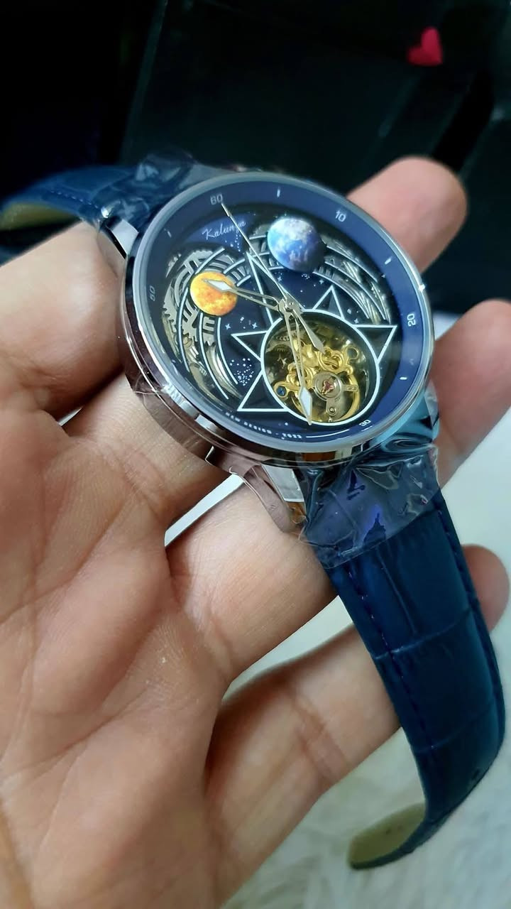 لا توجد تفاصيل

نص مكتوب في الصور:
- J&CO JACOB & CO GENÈVE ART . TIME . LEGACY More Than Just a Watch EXTRAORDINARY CRAFTSMANSHIP TIMELESS BEAUTY EXQUISITE DETAILS PRECIOUS GEMSTONES MASTERPIECE OF FINE JEWELRY PREMIUM LEATHER STRAP JACOB & CO GENÈVE WHEN ART MEETS TIME
- متوفر أمازون كركوك ستور · Amazon Kirkuk Store · 1 س · سلام عليكم اخوان ... المزيد
- 1/7 All images Product(7) Variations(7) Rs. 12,399 Purchase