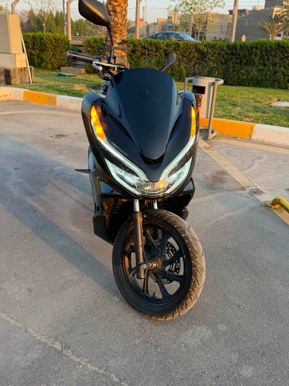 السلام عليكم دراجة PCX الجيل الثالث وارد ماليزي
الدراجة كفالة عامة بس بية ملاحظات بل كفرات سعر 13 وبية مجال 
مكان بغداد غزالية التواصل خاص او على الرقم ***********
