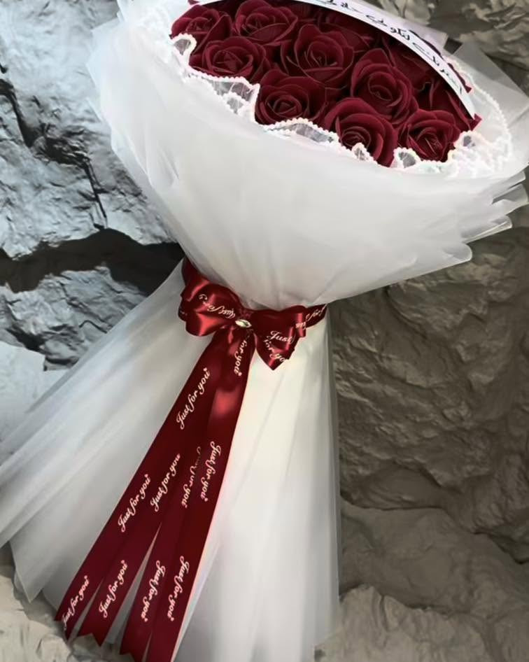 🌸💐 بوكيهات ورد اصطناعي 💐🌸

ورد يدوم وجمال يبقى 🤍✨
بوكيهات أنيقة بتنسيقات جميلة، تضيف لمسة راقية ومميزة لكل مكان ومناسبة 🎀

🌷 مناسب للهدايا
🎁 للمناسبات والزيارات
✨ ديكور أنيق يدوم لفترة طويلة
💖 تنسيقات مميزة حسب ذوقك

اختاري بوكيهك المفضل وخلي هديتك تحكي عن ذوقك 🌸
📩 للطلب والاستفسار تواصلوا معنا.
***********
***********
