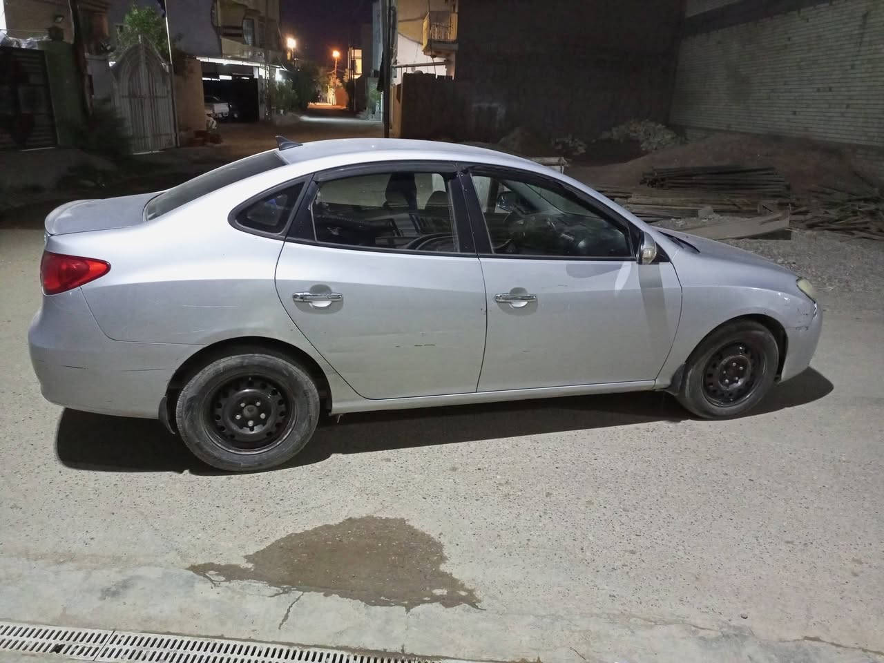 السلام عليكم
النترا صابونة 2010 سلڤر وارد كندي رقم بغداد جديد سنوية مجددة2031
كشر نظيف 70%. صدر محرك كير جيد 
السعر $110 ورقة 
للاستفسار الاتصال على الرقم ***********
