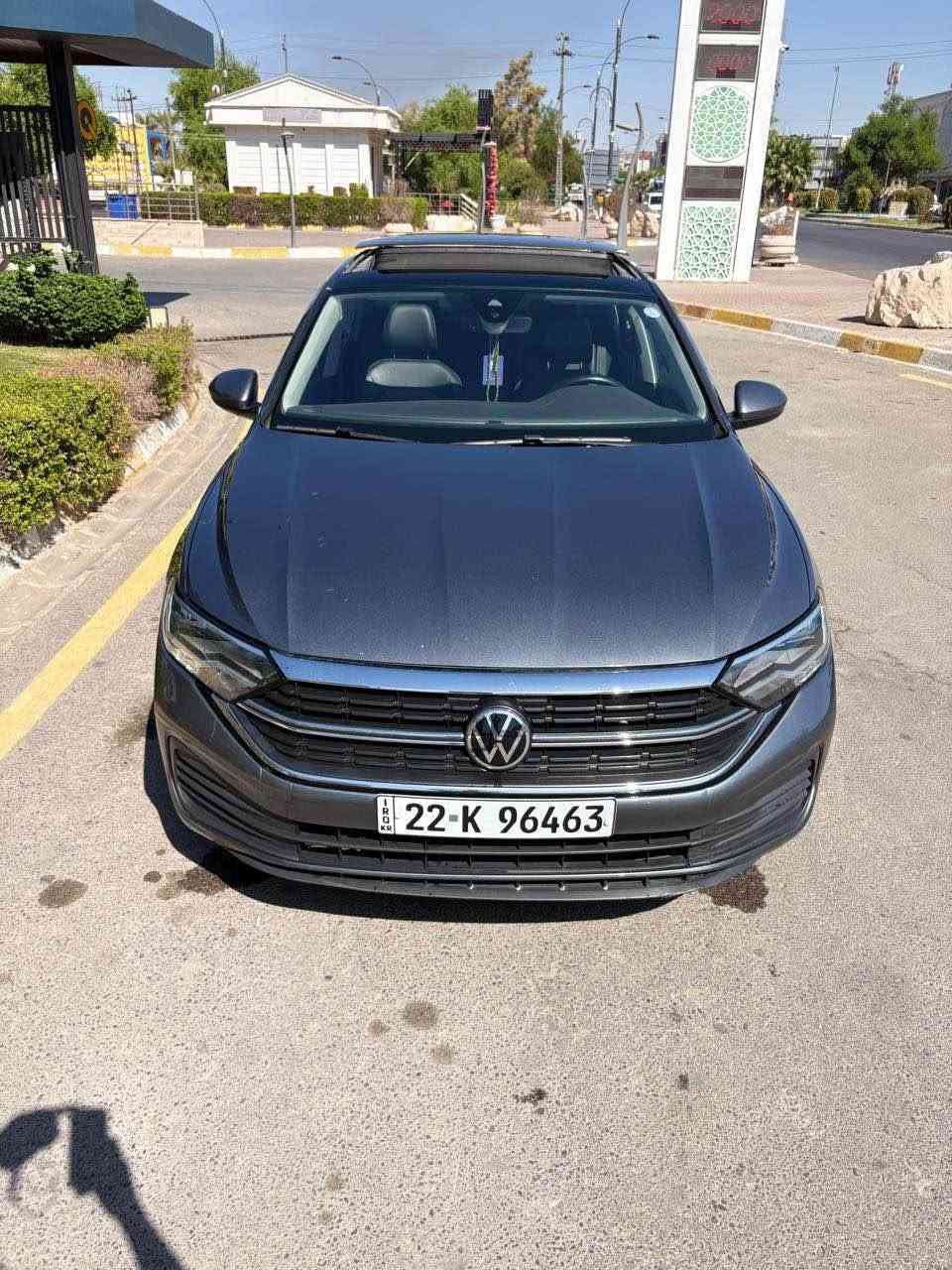 سلام عليكم للبيع جيتا 2022 
مواصفات se plus 
يعني فول بصمة سقف بانوراما كشن هيتر جلد  رادار ٣٦٠ 
محرك 15T  السيارة بجم كبس  حقيقي بمعنى كلمة  
ضرر بس باب او جاملغ سكن  ايرباك بس بردة طاك بدون اي نواقص 
ماشية 37 mil كل شي على بلادي بشرط صور حادث موجود بلصور 
سعرة 154$ بيها مجال بسيط للطيبين 
اي استفسار اتصال ***********
مكان سياره كركوك كركوك, العراق
