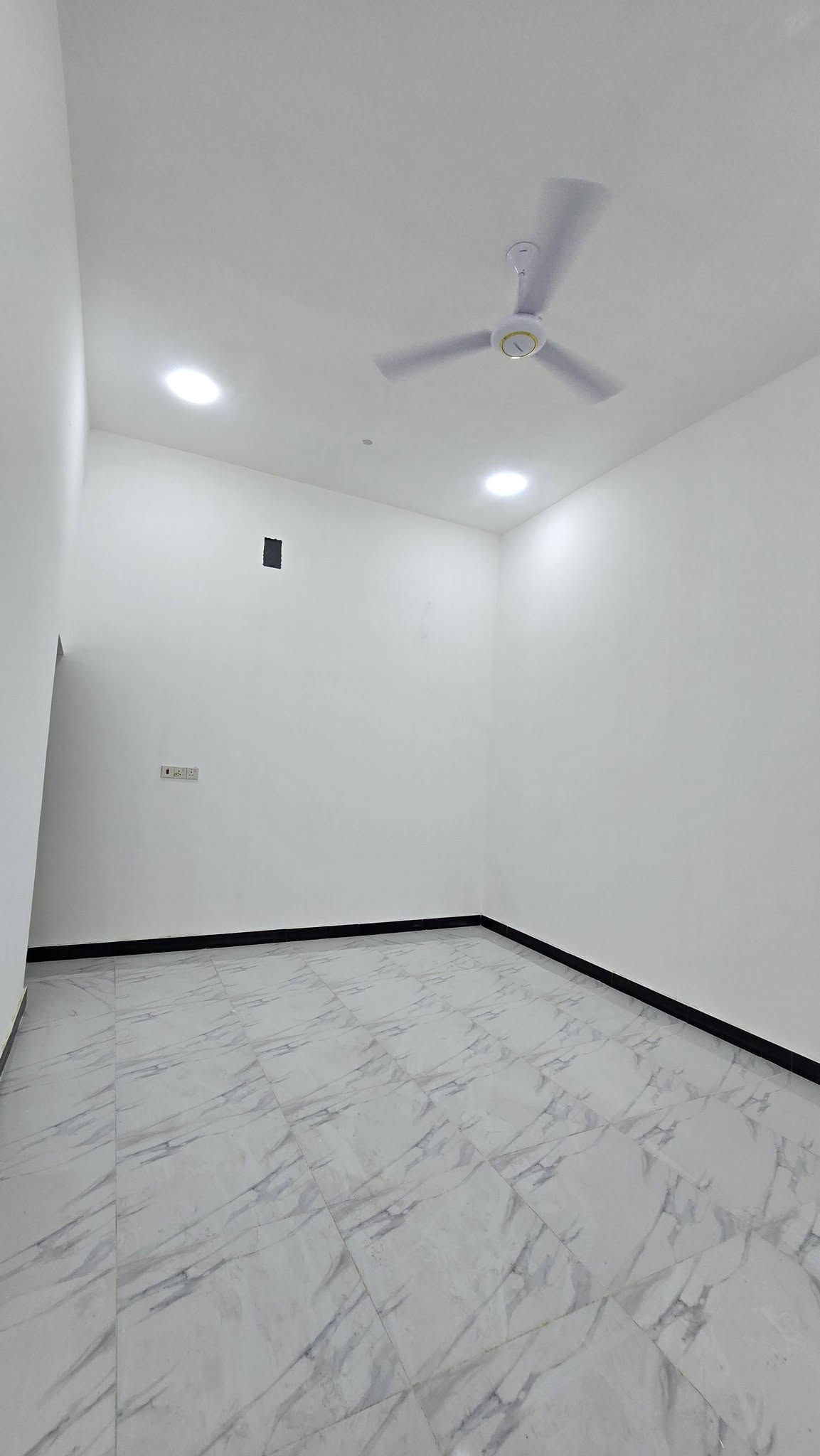 توفر دار سكن البيع
طابو زراعي والمالك عراقي
العنوان البصره حمدان شارع المركز
المساحه البيت الواحد 150متر
توفر كافت الخدمات ماي كهرباء تبليط مجاري
غرفتين وصاله وستغبال صحيات دخليه وخرجيه منور بناه حديث شغل درجه ‏أوله
السعر 82مليون وقبل التفاوض
الستفسار تصل ***********
ابو عباس
