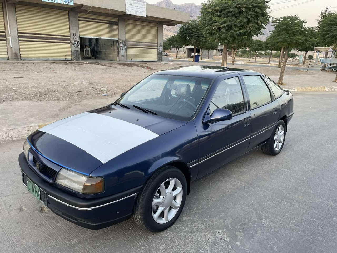 ئوپڵ فیکترا مۆدیل 92 مــەکینە 20ئاڕم پلاستیک گێڕو مەکینەوتوندوتۆڵی وکارەبای و هەموشتێکی بەشەرت دەعم ولێدراوو وەرگەڕان  خایس وڕزیوی بەشەرت دەشبول وبەردەرگاو ناوی جوانە سەیارەکە بێ عەیبەو هیچ کێشەی نیە تەنها 21گەڵا شوین دەوروبەری ڕانیە ***********فایبەر واتساب رانية, السليمانية
