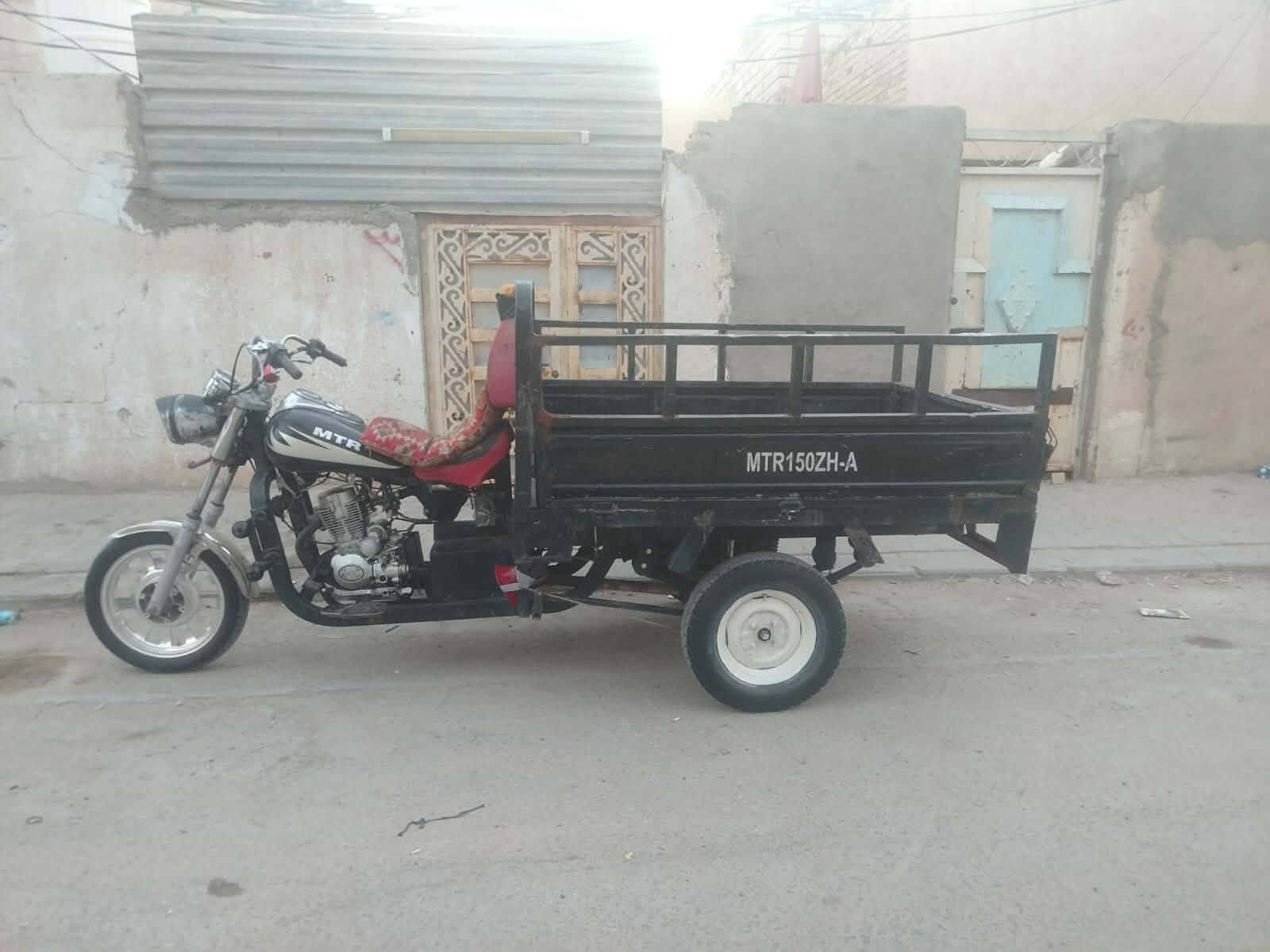 السلام عليكم شباب ستوته كلك كلك كلك للبيع موديل ٢٠١٤ مكان نجف مشخاب سعرها ٧٠٠ وبيها مجال للعلم تانكي جديد تاير امامي جديد نكره سلف الشراي يتصل *********** وبي خير ويدلل
