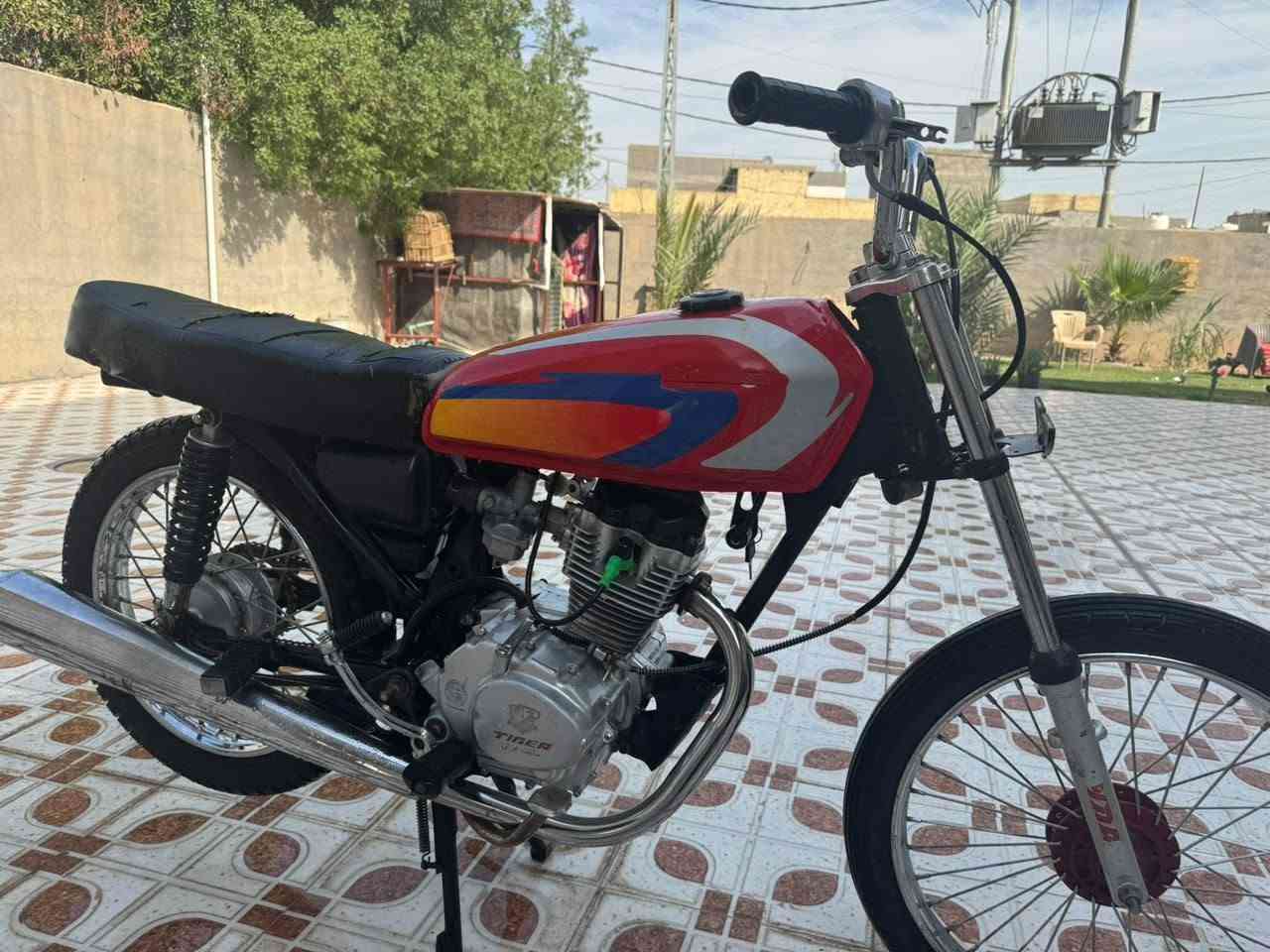 للبيع دراج 4قير مديل 2020 ارشاة درجه مثل بلصوره دراجه  أوراق كامله 5 أوراق مكينه اتخبل نضيفه للبيع مكان الصويره السعر 350 قفل رقمي ***********
