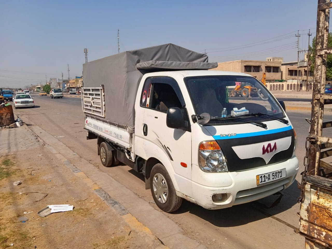*كيه بنكو 2007 للبيع* 🚛
### *تفاصيل السيارة حسب المنشور:*

*النوع*: كيا بنكو 2007  
*الحالة*: 
- كفالة من الضربة والصبغ
- تخم تاير جديد 
- صدر جديد 
- كهربائيات كلها شغالة ومكفولة
- مكينة والاطشة يرادله تجفيت

*الاوراق*: 
- سيارة بسمنة تحويل ثاني يوم
- المكان: بكانة جميلة قرب مستشفى ابن البلدي

*السعر*: `85 ورقة` وبيها مجال  
*رقم الاتصال*: `***********6`  
*ملاحظة صاحب المنشور*: "مكلف بل نشر" و "سيارة احلى
