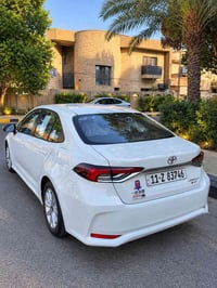 كورولا هايبرد 2025 فئة Executive HEV. مواصفاتها:  *كشنات كهرباء بلادي ...