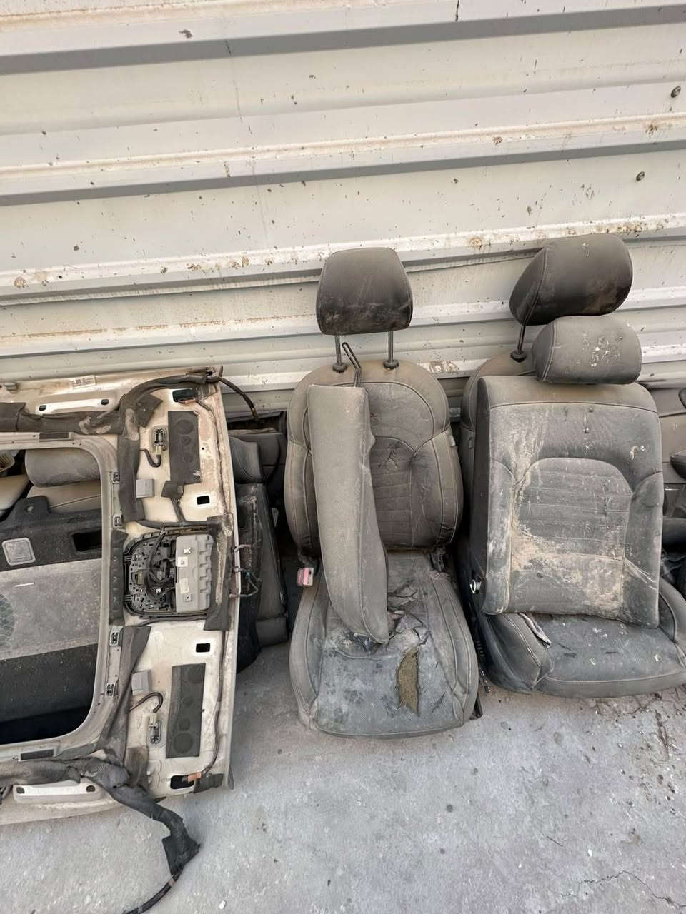 اوبتيما للبيع مديل 19 اس اكس اعلى مواصفات 
رقم بغداد تحويل بعده بلهزه 
داخله من امريكا كلين بدون حادث 
بلعراق صار بيها حرق ومن طفوها تاذه لبنيد وجاملغ و لباب ضفيره مايعه على لمكينه ولكير انه ابيع هيج كوم حديد بس سياره صبغها ما طايح دواخلها مابيهن شي انه فاتحهن و ضامهن 
مكاني بصره سراجي
*********** البصرة, العراق
