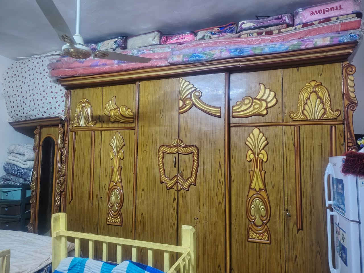 سلام عليكم غرفه للبيع  تصال ع رقم ***********
