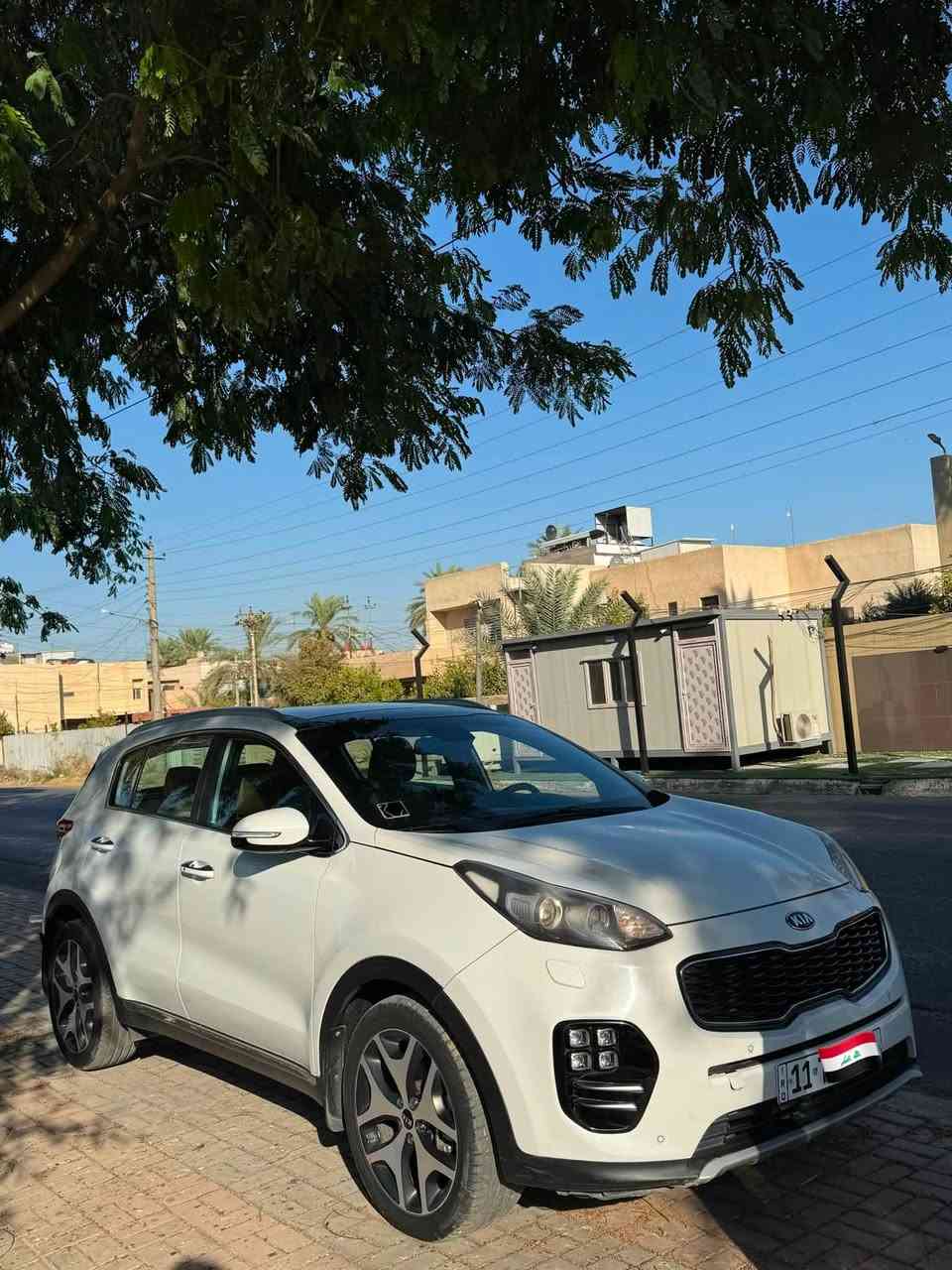 سبورتج موديل 2019 جيتي لاين￼ GT LINE ￼ بغداد أنكليزي جديد 
خليجي اعلى فئة فول مواصفات 
ماشية ٩٠ كيلو
داخل لونين عسلي واسودّ 
محرك بلادي على وضع الشركة 
كير بلادي على وضع الشركة 
كفالة بدون صبغ فقط  طخة بالدعامية امامية
 وبارد صغير حيل بالبنيد ماينشاف يطلع بالسونار 
 و زلوغ بسيطة بالبدي مال استخدام وشارع 
مواصفاتها مقاعد جلد وكهرباء 
جنطة كهرباء 
سايد بريك دكمة 
شحن وايرلس 
٣ أنظمة قيادة سبورت ايكو وعادي 
قطعتين تبريد 
مري قلابة
حساسات من كل جوانب السيارة 
وبعد بيها مواصفات تكدرون تبحثون عنها 
كل شي بيها داخل خارج بلادي على وضع الشركة 
سعرها ١٨٧ قفل بدون عملة  
السيادة باسمي مكاني بغداد والشراي 
يتصل 
***********
راح اخلي فديو بالتعليقات
