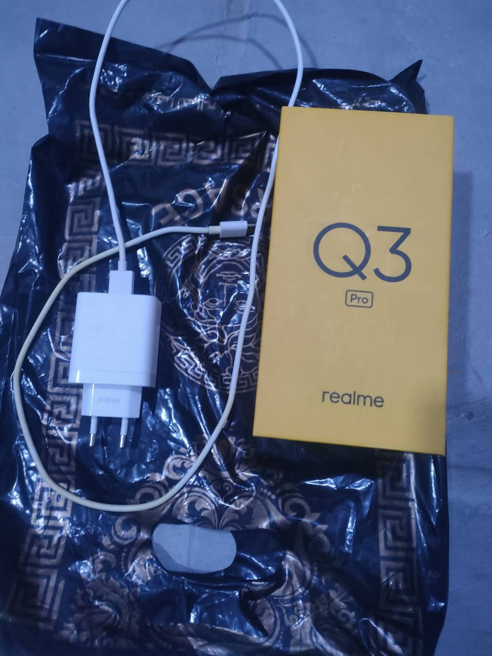 السلام عليكم موبايل ريلمي Q3 pro للبيع جهاز نضيف كامل ملحقاته ذاكرته 128 وبطاريته 4500 ويدعم شحن سريع 30 واط ويشغل 60 فريم بالببجي سعره ب١٥٠ وبي مجال قليل مكاني نجف حي السلام ملاحضه فقط ضهر الهاتف بي فطر صغير استفسار على الوتساب ***********

