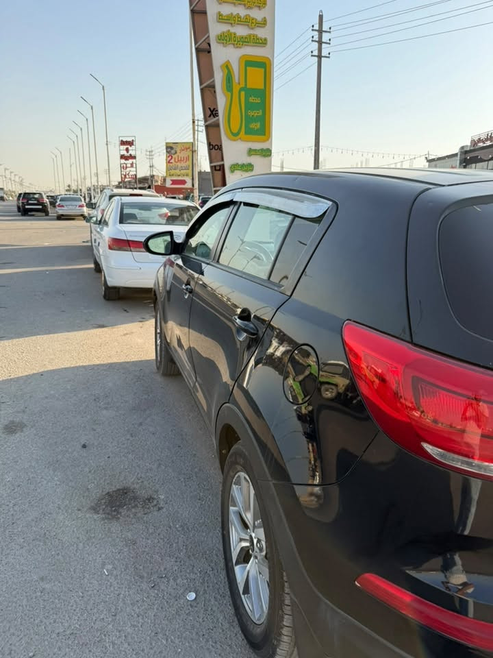 السلام عليكم كيا سبورتج وارد امريكي موديل ١٦ رقم بغداد بسمي بيه قطعتين تخم تاير بارحه شديته كامله مبيه نقص السعر ١٢٥ 
للاتصال 
***********
