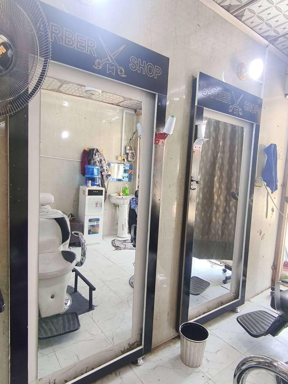سلام عليكم كرسي الالبيع كلش نضيف بي  ثنين اجلوخ بال دوشمه سعر 150 ومرايات ثنين سعرهن،50,الف ***********
