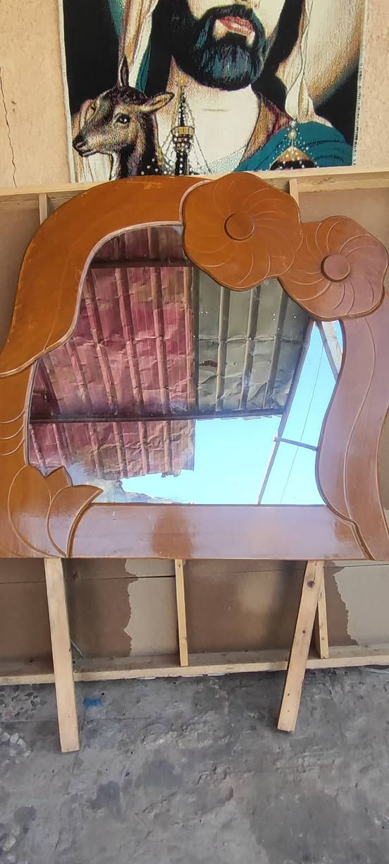 غرفه عله ضررهه ابيعهه السعر 300
