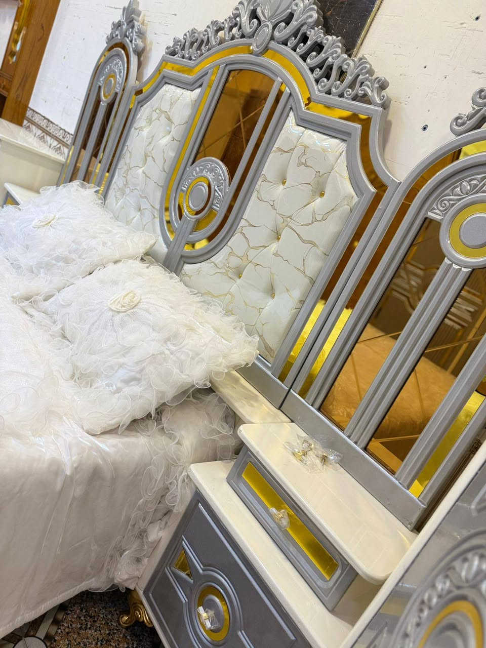 نجارة عراقية مميزة
السعر:  (مليونين ).فقط
بقسط 155 الف
 أحدث الموديلات بالأصباغ الإيطالية الحديثة 
 طابوريه هدية مجانيه . 
 غرفة 6 أبواب طابقين مع صاج طبيعي
صبغ حراري درجه أولى 
الضهر جرجوبه شد براغي 
العنوان: بغداد.  
 خدمة توصيل متوفرة بكروه إلى جميع المحافظات

 للاستفسار والحجز  . ***********

#غرف_نوم #غرفة_اخشاب #غرف_صاج #معمل_ومعرض_الجشعمي
