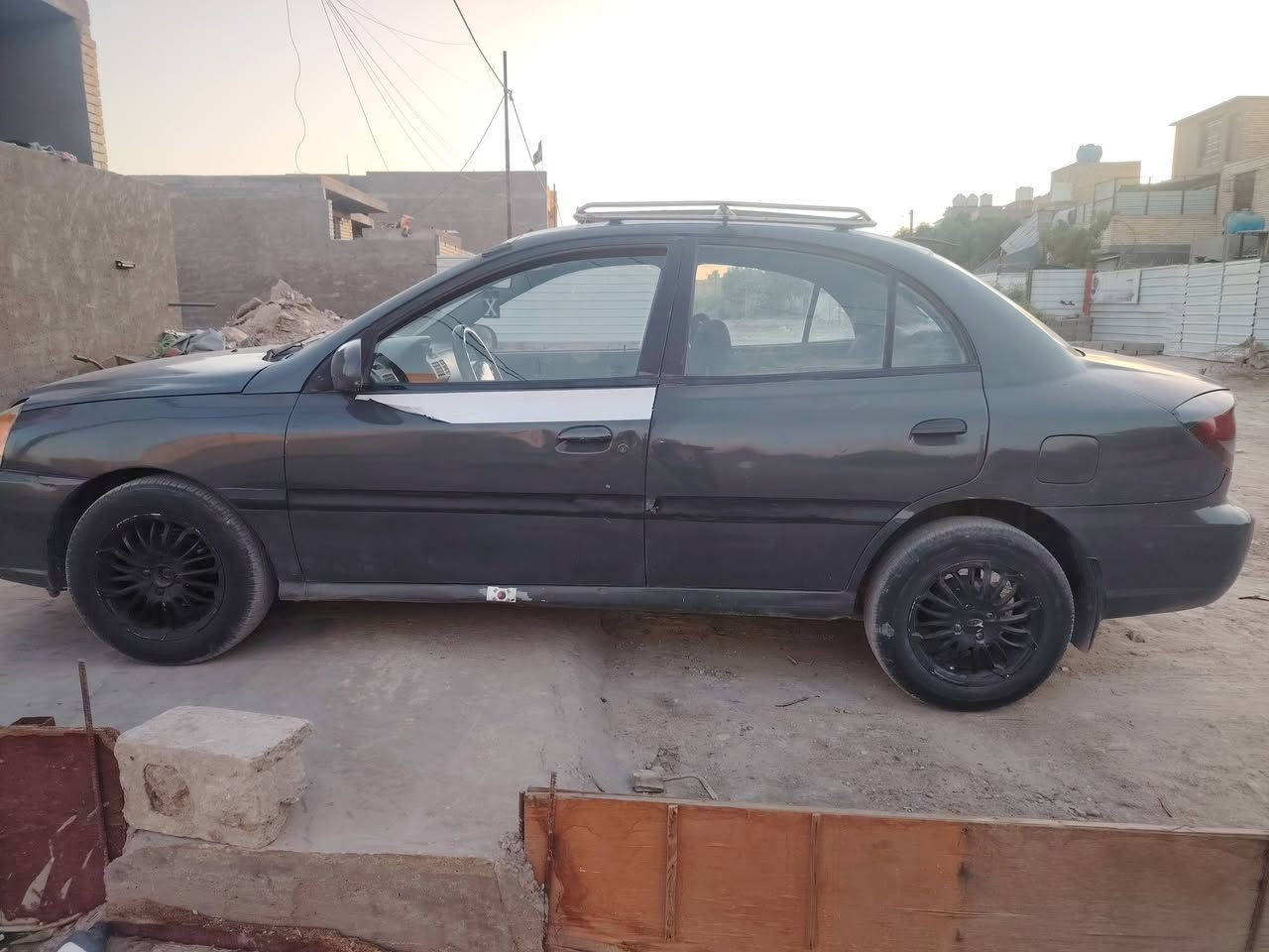 كيه ريو 2005سياره نضيفه ماشيه 130 كير أوتو بيهه الكير شويه بي صفنه ينزل من سعر السياره سعر الكير رايدهه 38مجال قليل ***********
