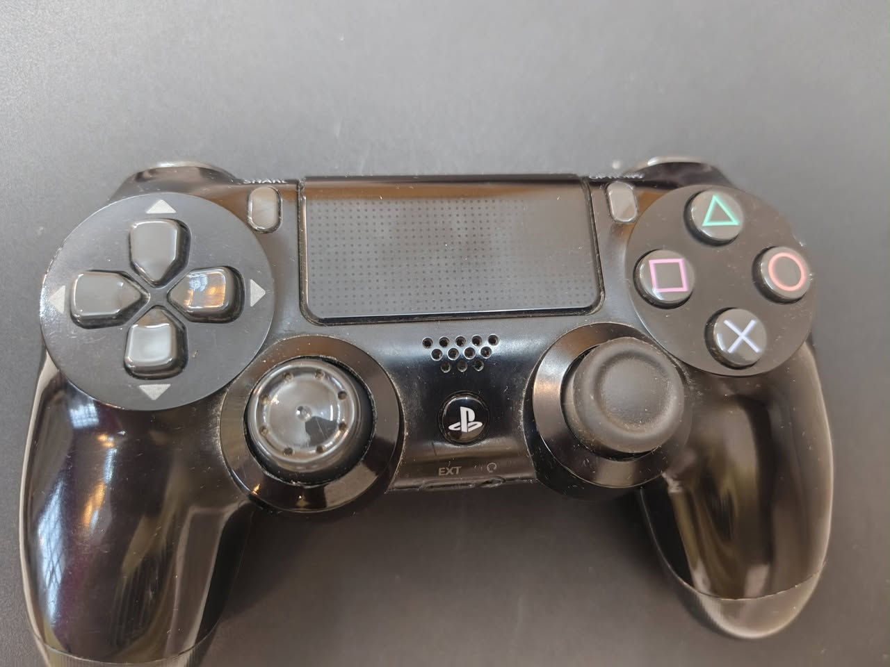 🎮🔥 السلام عليكم ورحمة الله وبركاته 🔥🎮
✨ للبيع بلايستيشن 4 Slim — 500GB ✨
🎮 الجهاز: PS4 Slim
💾 الذاكرة: 500GB
🕹️ يد أصلية عدد 1 — شغالة ومرتبة
🔌 شاحن اليد موجود
🏎️ دركسون PXN V3 PRO — كامل الملحقات
📦 كارتون البلايستيشن غير موجوده
💰 السعر: 260,000 دينار فقط
🤝 يوجد مجال للشراية 
✅ الجهاز كامل وجاهز للعب
✅ الدركسون ويا جميع ملحقاته
✅ البيع للجادين فقط
🎮 فرصة حلوة للي يريد جهاز + دركسون بسعر مناسب 🔥
تواصل واتساب***********
