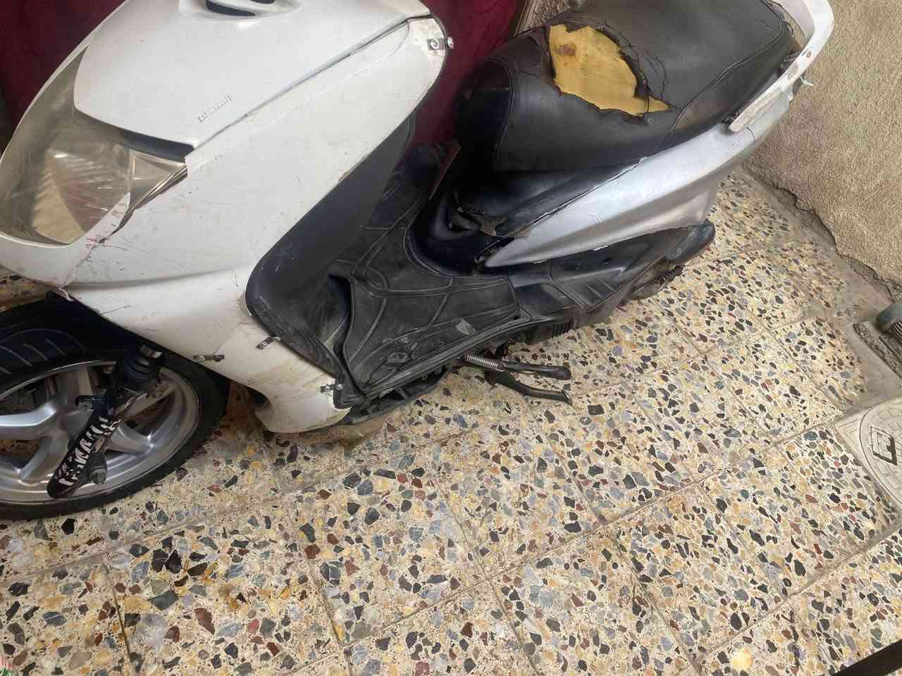 سلام عليكم عدي سكنس مكينه جديده لاتنقيص ولاتبخير دراجه خير من الله كهرباياته كلهه شغاله سلف هندر اشاير عالي ناصي سكن طوافه شغاله بيهه شعله تشك الكاع مكينه بلاديه تخم تاير كلجات جدد اصليه رايدهه ٣٢٥ وبيه مجال مكاني شعب رقمي ***********

