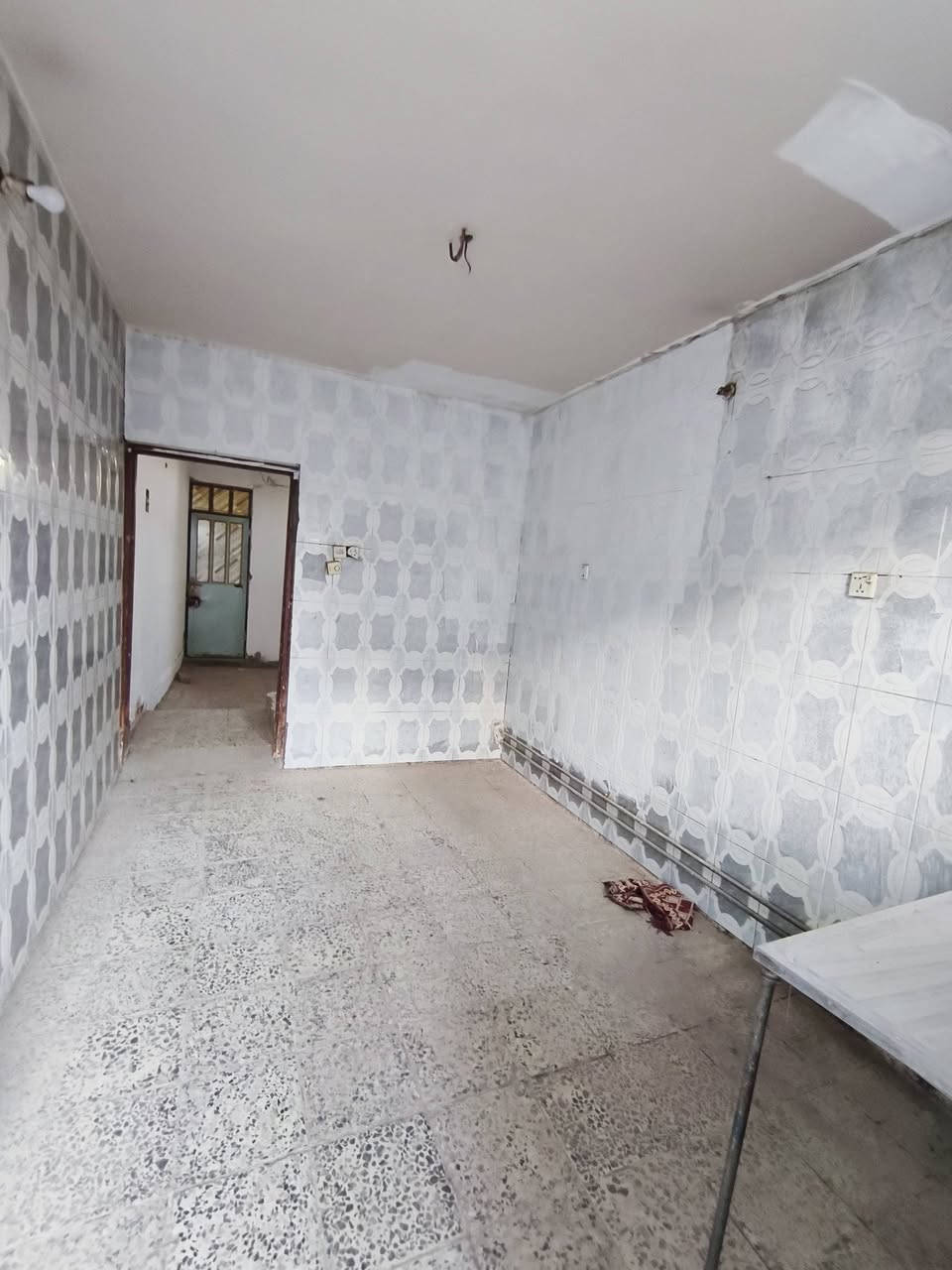 [[بسم الله الرحمن الرحيم]]
    🏡     🏘      🏚 

#يوجد_مشتمل_طابق_ونص_للبيع 

#العنوان  الفلوجة 
#منطقة حي الشهداء مقاطعة لـ 7 الاف قرب جامع المرسلين

✅ المساحة :  125م  
🏞️ الوجة : 6م وربع 
✅ نزال : 20م

غرف2
استقبال 
صالة 
مناور 
مطبخ
صحيات 
الارضية كاشي + صب
  
                       #بناء 🧱 : طابوك
      
          #شارع 🏞️⬆️⬆️ : 12م  كامل الخدمات  

  #السعر_محدد_من_قبل_البائع 
           
        ⚖️⚖️   نوع الملك : طابو صرف تحويل مباشر  🏙 
        
            #سعر💸 : 65 مليون وبي مجال قليل
__________________________________

للأستفسار⛔🖲️ : مراجعة 
🥇#مكتب_الرافدين_للعقار 🥇
العنوان شارع المنجزات تقاطع جامع التقوى مجاور محطة نمبر وان المركزية لغسيل السيارات مكتب الرافدين للعقار 🚗🚖
__________________________________

#ملاحظة//📋📑 اذا لديك عقار تريد تعرضة للبيع او تريد تشتري عقار قم بمراسلة الصفحة او اتصال على لارقام الموجودة+ واتساب
            
         #للأتصال_او_واتساب 📞  ***********
        #للأتصال_كورك.          📞  ***********

#بيع_وشراء_الدور_السكنية_والزراعية_العقارات_في_مدينة_الفلوجة #مكتب_الدوحه_للعقار_بيع_وشراء_العقارات_بسعر_مناسب
#عقارات_الانبار_الفلوجة
