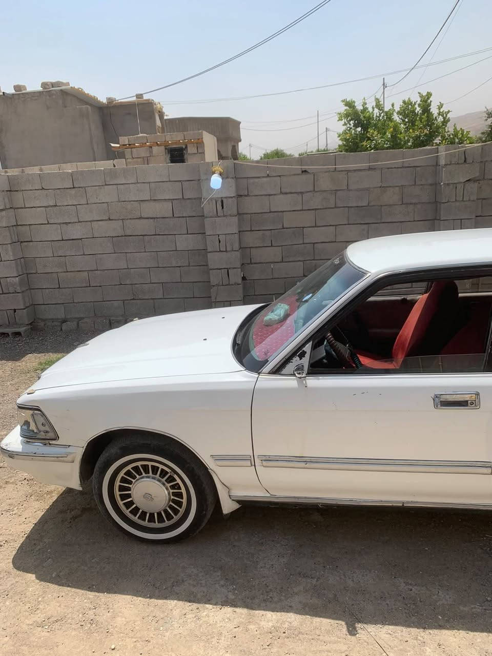 سيدان موديل 1991لون ابيض مصبوغة عام جمالية مشروع وطني رقم نينوى مشروع وطني  شرط التحويل محرك كير شرط تبريد ثلج🧊  الصدرنص عمر تايرات نص عمر سنوية لل28  السعر 40 وبيه مجال شي قليل ويرهم مراوس ب افانتي مكصوص 
***********
