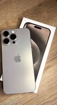 ايفون 15 برو ماكس • تيتانيوم • بطاريه ٨٨