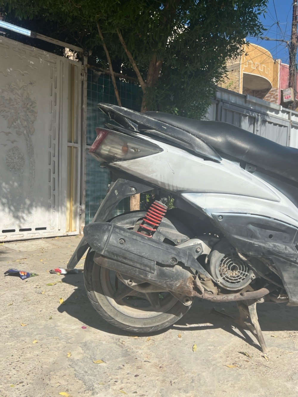 سلام عليكم سكنس فحل 140 كابريتر الدراجه خير من الله و الدراجه بلاديه جيب فيتر و افحص الدراجه نكره سلف كهربائيات شغاله مكاني بغداد الشعب  و السعر المطلوب 500 و بيهه مجال للتواصل عله الرقم ***********