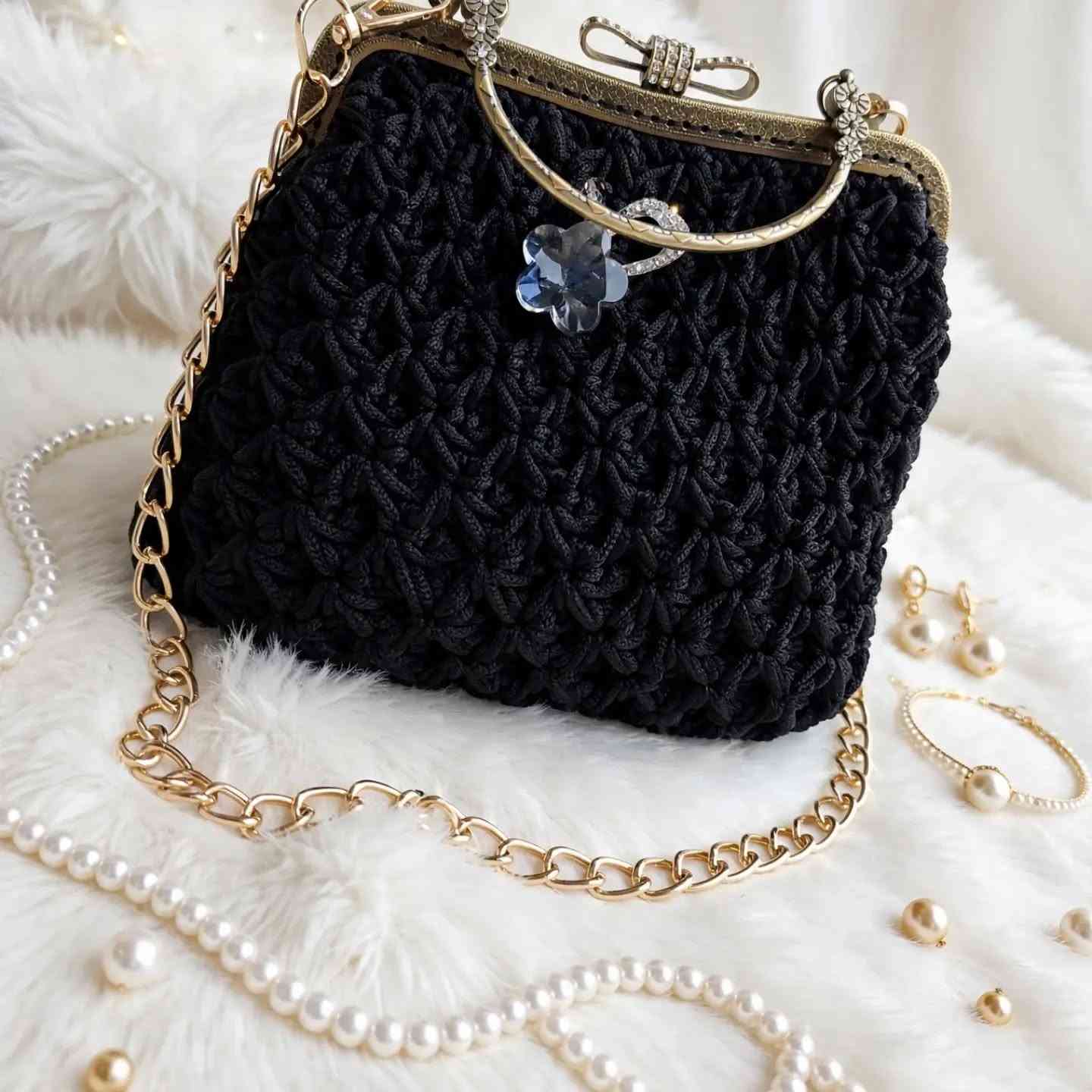 👜✨ حقيبة نسائية أنيقة من كروشيه زهراء ✨👜

لمسة ناعمة وأنيقة تكمل إطلالتك 💕
تصميم مميز، شغل يدوي بحب وإتقان، ومناسبة للاستخدام اليومي والمشاوير 🌸

📩 للطلب والاستفسار راسلونا على الخاص
📱 ***********
📸 Instagram: @zozo2016
📘 Facebook: كروشيه زهراء

✨ كروشيه زهراء… لأن التفاصيل الصغيرة تصنع الفرق ✨​#اكسبلور_فولو
​#اكسبلور
​#explore_اكسبلور
​#تصوير
