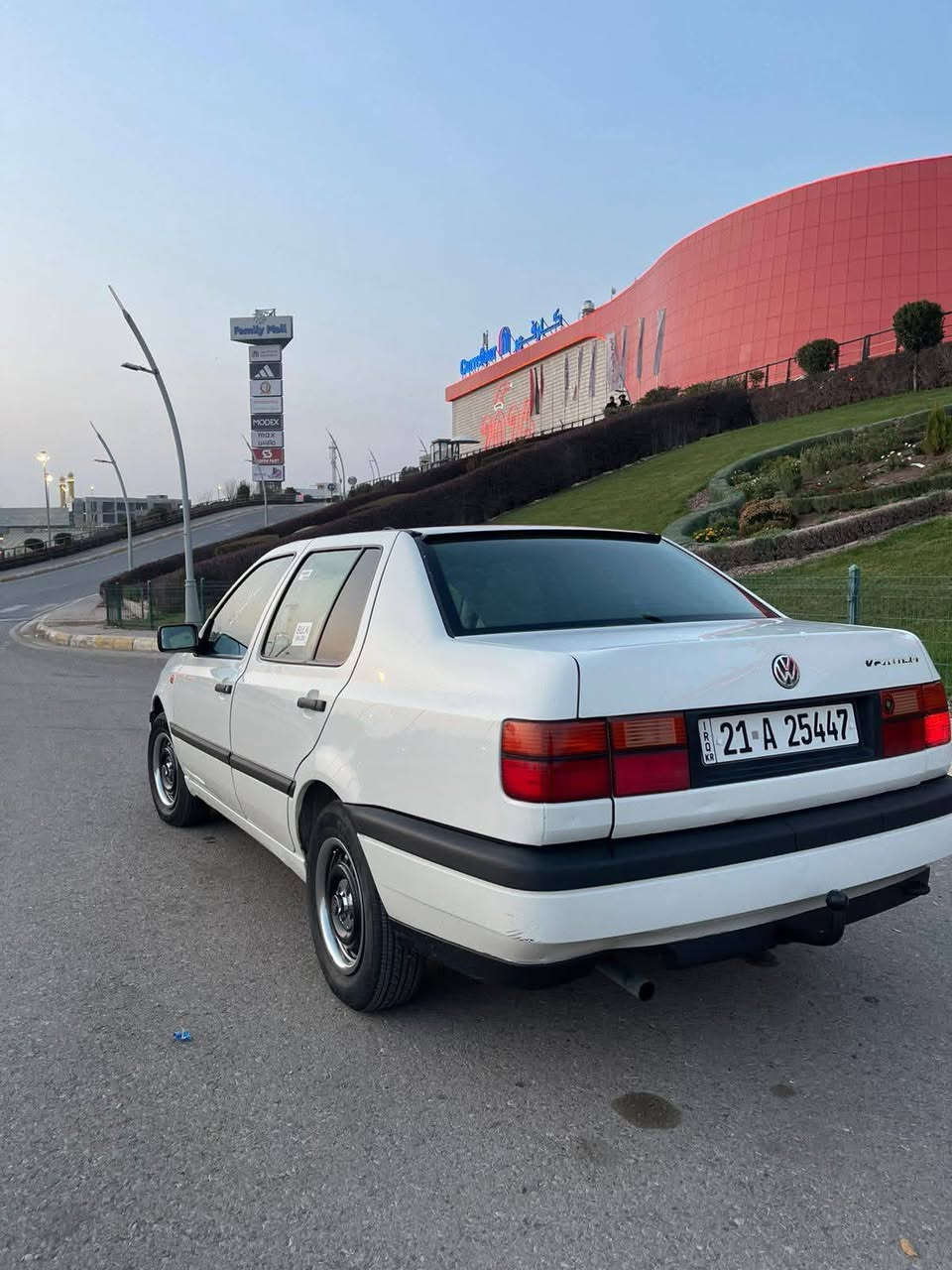 ✨ كولف فينتو (Golf Vento) ✨  
​• الموديل: 1993
• الصبغ: بدون صبغ
• المحرك والجير: بشرط بدون أي مشاكل (كفالة)
• الكير: عادي
• المواصفات: بصمة
• الكوشن الداخلي: نظيف جداً بحالة الشركة (بدون تشقق أو ثقوب)
• المصاريف: ما تحتاج ولا دينار مصارف، السيارة نظيفة جداً ومحافظ عليها
• الجامات: عادي (يدوي)
• الإطارات: جديدة
• الدعاميات: بشرط من الدعامية للدعامية (كفالة)
• الكهربائيات: مضبوطة 100%
• التبريد: تدفئة فقط شغال
• السنوية: جديدة 2030
• الحالة: السيارة بحالة ممتازة جداً ومحافظ عليها
• الرقم: سليمانية
• المكان: سليمانية - قريب من فاملي مول  
​💰 السعر: 39 ورقة (وبيها مجال بسيط)  
​☎️ للاتصال:
***********
***********
*********** السليمانية, العراق
