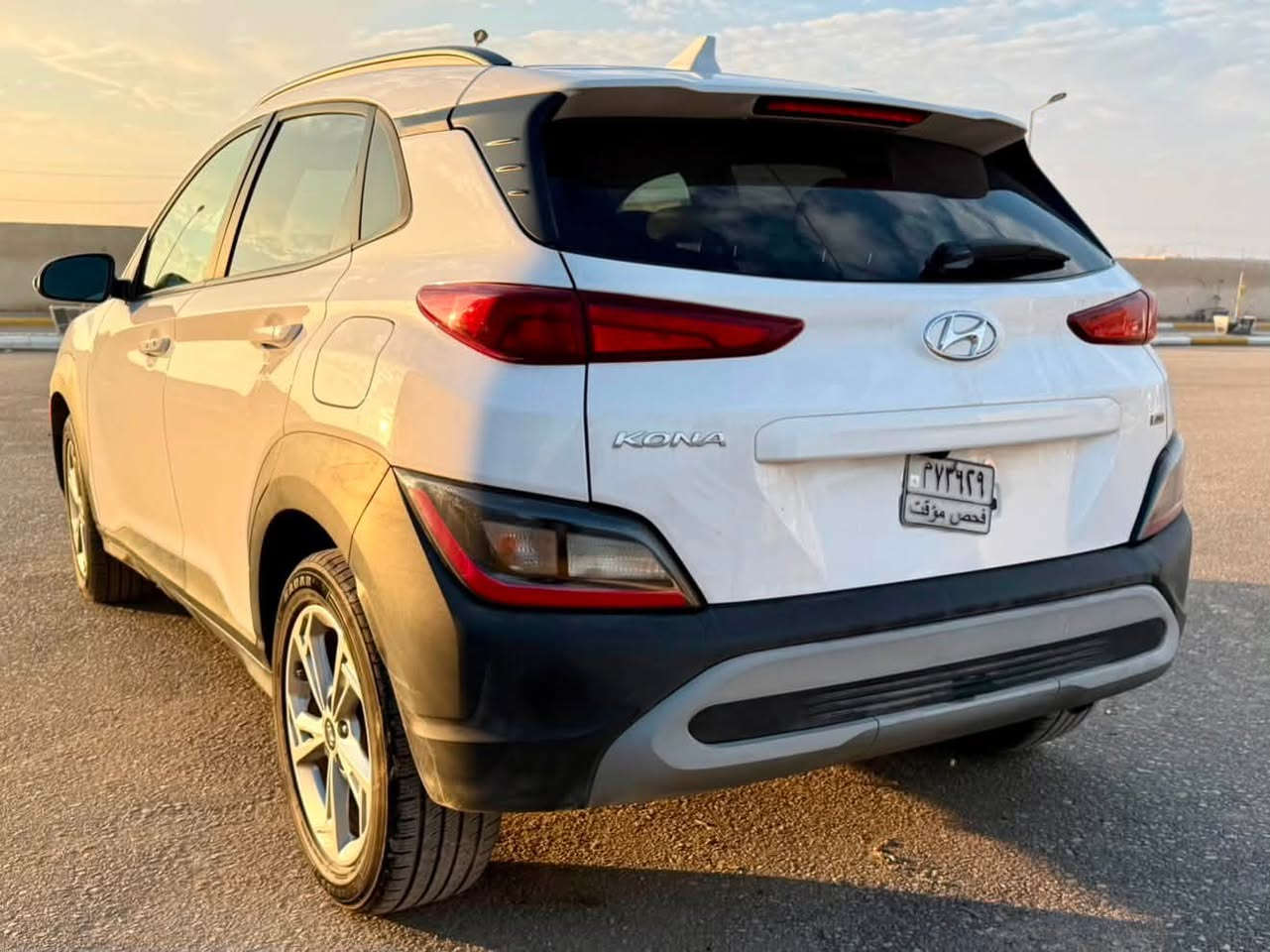 هونداي كونا 2023 - محرك 2000 - دوش
رباعي 4WD ابيض اللون 
ضرر بنيد تصليح بدون ايرباك 
وارد امريكي - شراء مزاد 
بصمة
رادار
حساسات
كاميرات امامي وخلفي
كامرات تسجيل طريق امامي و خلفي
تحديد المسار
تثبيت السرعة 
تبريد جيد جدا ✅
ويل كب
لايت لد 
برجتكرات 
المحرك ممتاز - زيت اصلي وكالة 
ويل - جك 
سيارة جدا نظيفة و قوية و اقتصادية 

السعر 145 $ 
للتواصل
***********
