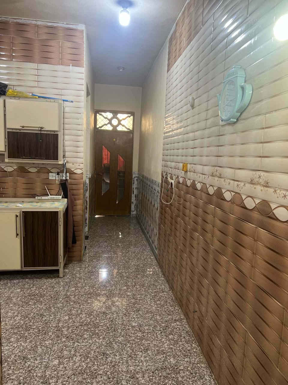 (السلام عليكم ورحمة الله وبركاته)🖐🏻
بيت للبيع🏘️
المساحة (150)
الواجه6
النزال25متر
ويحتوي البيت ع استقبال+مطبخ حار+مطبخ بارد+صاله +وترك جانبي+صحيات داخليه وخارجيه غربي وشرقي+وغرفة نوم ع عرض البيت+وبيتونه ع عرض الصاله) ويتكون البيت من طابق واحد...
العنوان🚨
واسط-العزيزيه_داخل محدود الثانيه خلف مدرسة الرصافي 
مقابل صالون النهى للسيدات...
التواصل ع هذه الأرقام أو مراسلت الحساب📞
(***********)واتساب
(***********)
