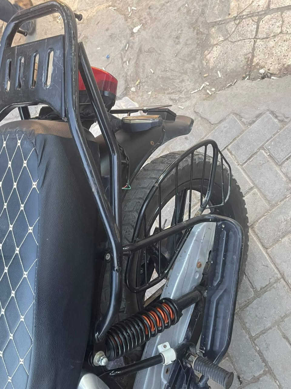 سلام عليكم بوكسر موديل 23 اوراق كامله العنون بغداد الحسينيه مال رشديه رقم الهاتف ***********

