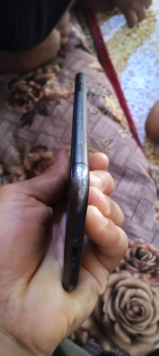 ايفون ١١عادي اسود الجيهاز كدام العين نضافه ٨٠بل ميه البطاريه ٨٣  الجيهاز وضع شركا بس مبدل جام كامرا ما يهم  سعر ٣٠٠ الف وبي مجال الطيبين مكان الموصل التواصل على حساب فيس ورقم ***********وتساب فقط
