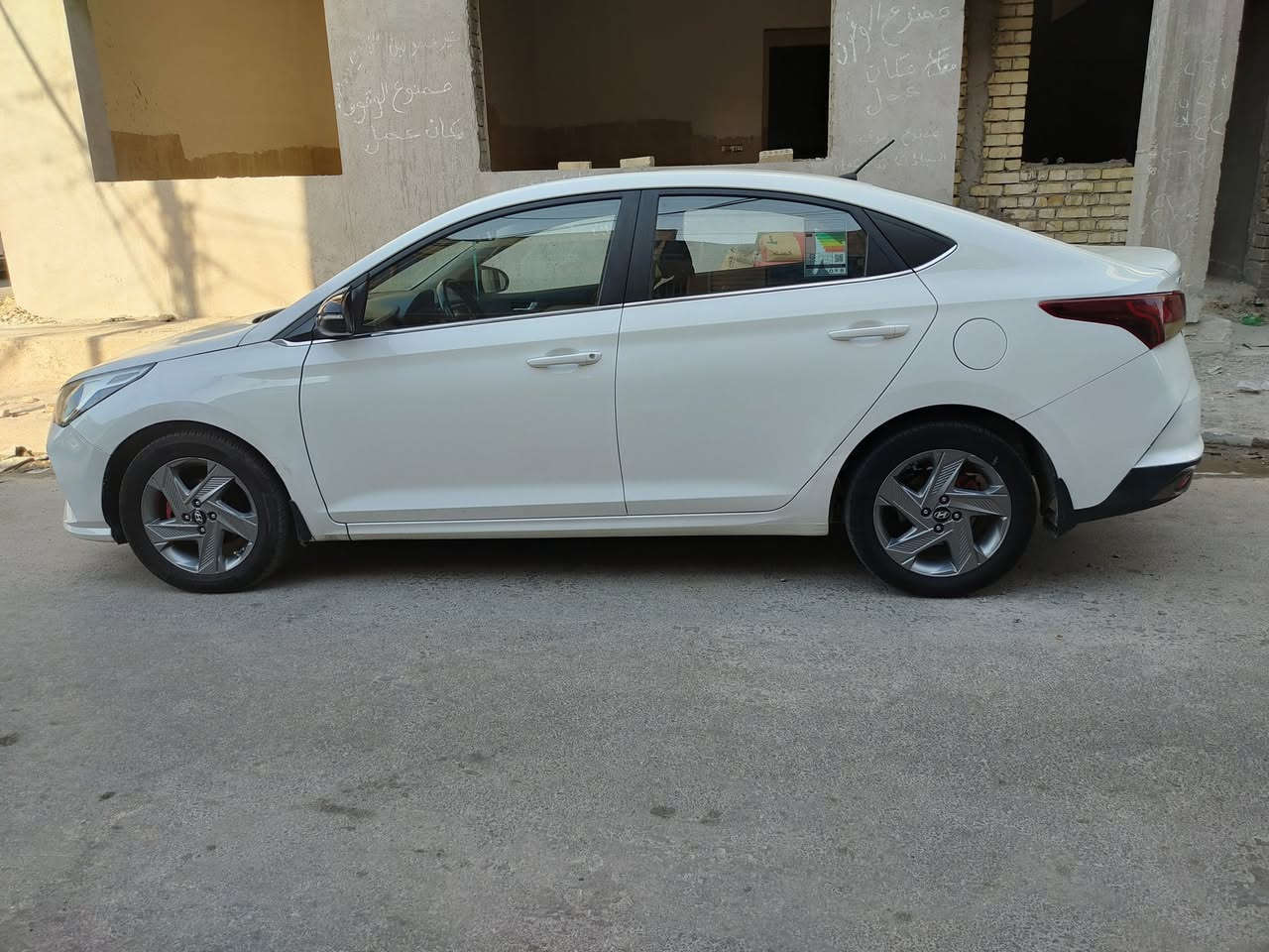 السلام عليكم اكسنت 2023 
خليجي محرك / 1600 رقم بغداد
مواصفات اسلايت مري شفط كامرة خلفية
ماشية 169 حادثة خلفي بدنة حار مع سحب صندوق   جاملغ امامي ايسر بارد و باب خلفي ايمن حار وصبغ
السعر 135 وبيه مجال للاستفسار ***********
