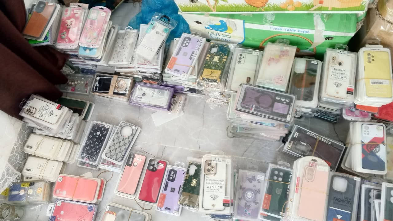 السلام عليكم 

متوفر كفرات جملة 

ايفون من. 7بلاس الى 15برو ماكس 

وكلكسي جميع الآيات من a04الى a72

هونر ريلمي ريدمي انفنكس بوكو 
واي 9s
9برايم 

شكد تريد نجهزك من 1000ال. 10.000قطعه 

واتساب ***********
