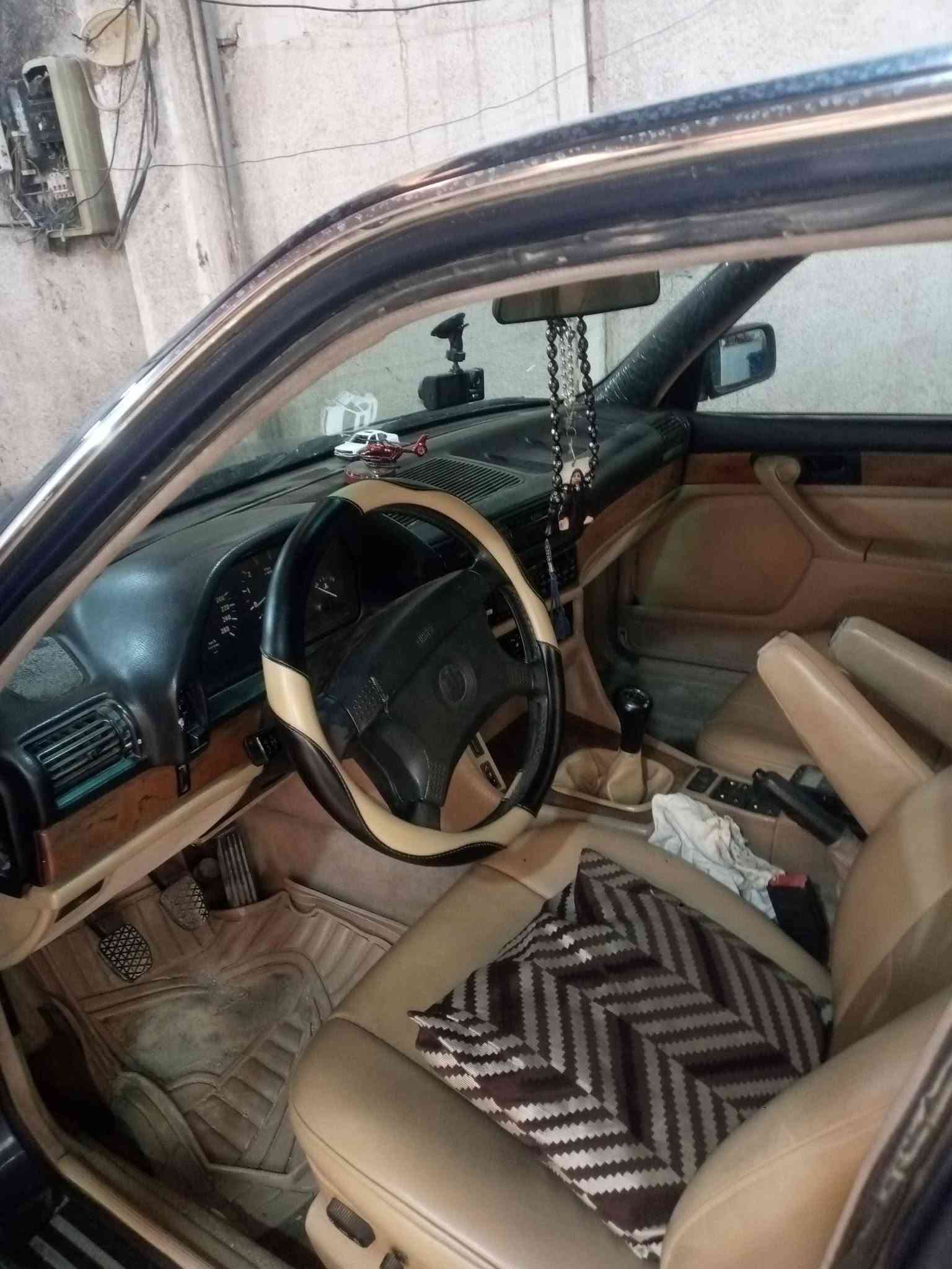 بي ام 735 • ١٩٩٠ • باسمي