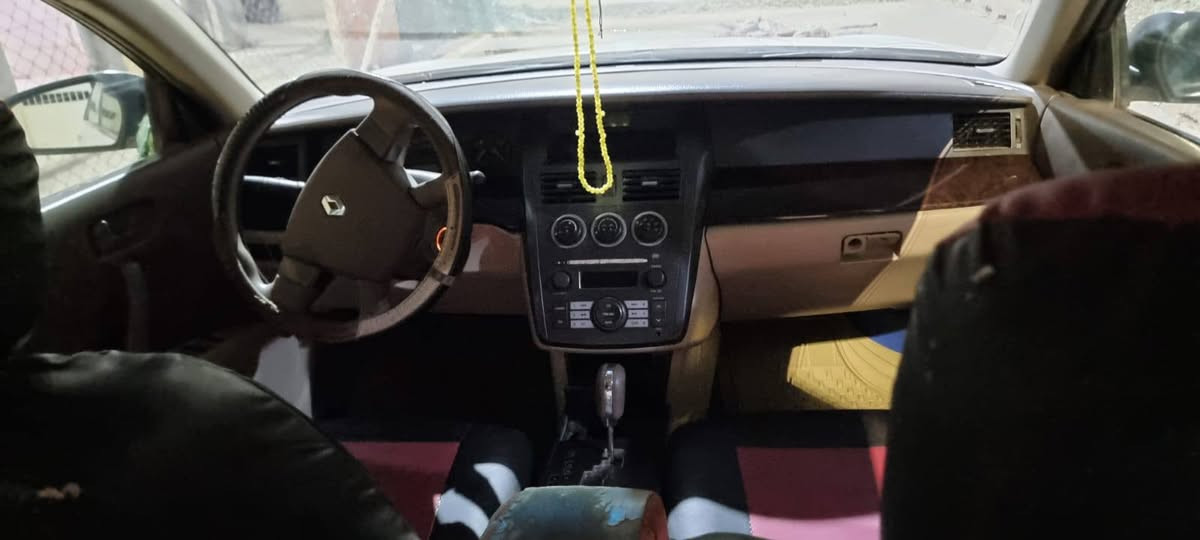 السلام عليكم
للبيع  رينو سافران موديل ٢٠١٠مكفوله من الضربه والصبغ 
كير مكينه مكفولات سياره باسمي سنويه جديده 
السعر  100 ورقه 
رقم الهاتف ***********
العنوان ميسان

