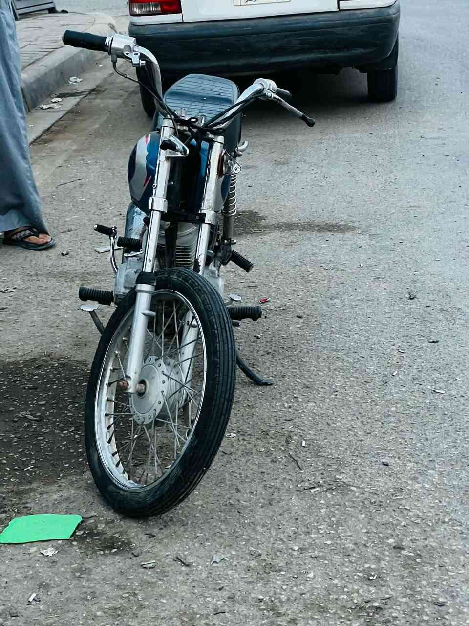 السعر 200وبيه مجال
*********** 
سلام عليكم دراجه أربعه كير كلك مكينه ابد ما بيه صوت كلش قويه ونضيفه لا تبخير ولا تنقيص ولانضوح دراجه مال شغل مكاني كربلاء
