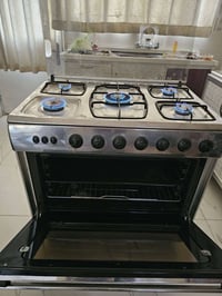 طباخ ٥ عيون • فرن • نضيف حيل