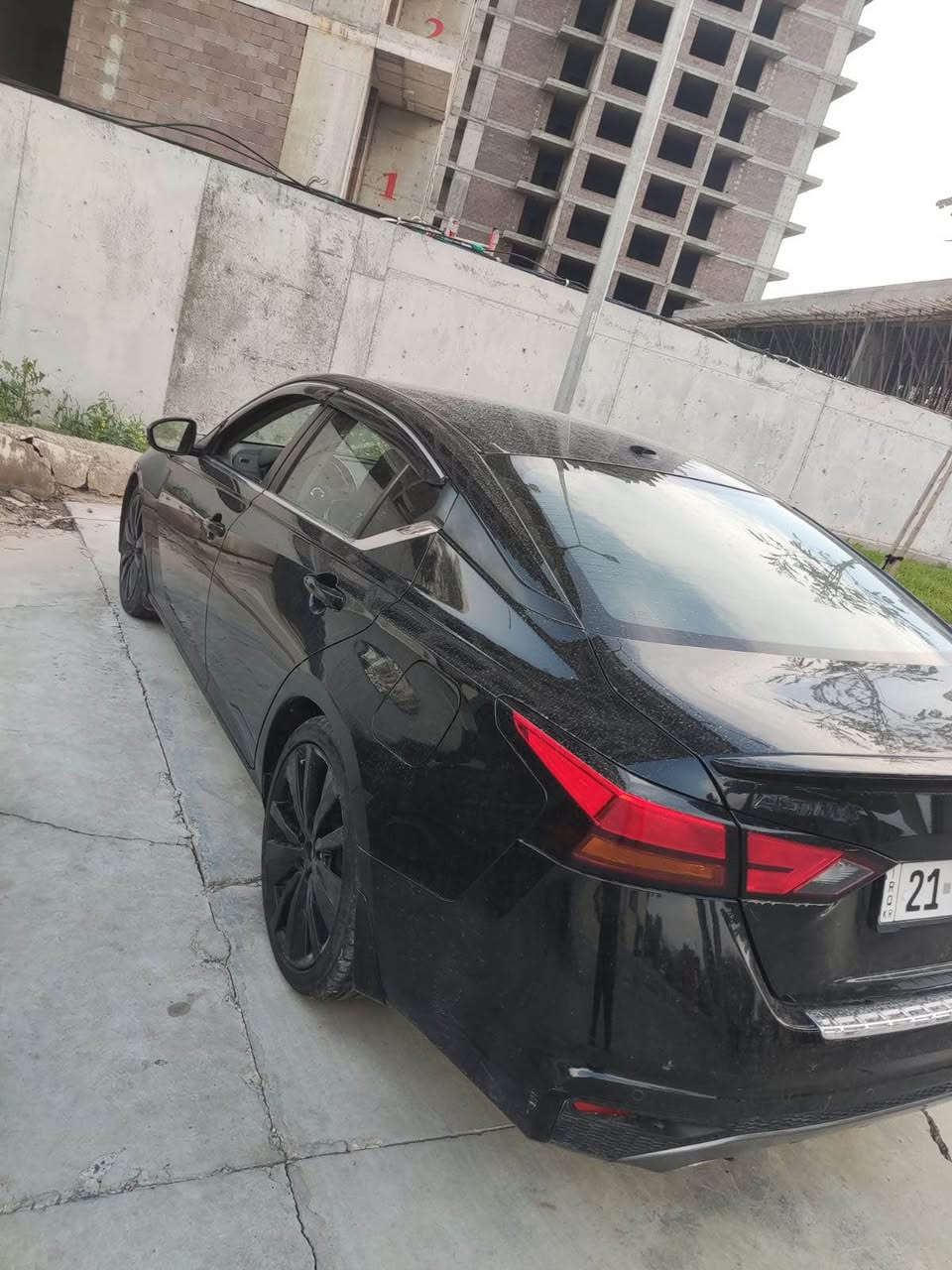 راداروحاسەAltima 2022 SR midnight 
کامێراوشاشەگەورە
خەتی جادەوناوڕەش
سوکان ڤۆلیۆم
سڵایدە
ئێرباگ سیستەمە
تەنها نیوچامەلوخی لای سایەقی پێوەیە
فول مواسەفاتە سەیارەکە بێکێشەیەو سەنەوی تا ٢٠٢٩ تازەیە
***********
١٣٥هەزار رۆشتوە
شوێن کەلار
نرخی ١٥٥وەرەقەو مەجال Singapore
