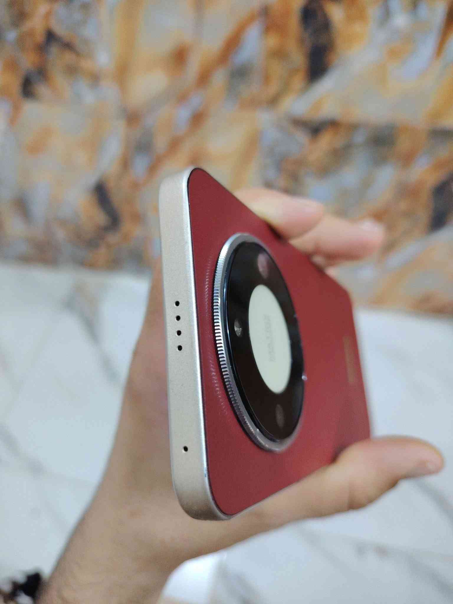 سلام عليكم هونر اكس 9d
ذاكرة 256 رام 12+12 ببجي 90 فريم 

بطارية 8300 شحن سريع صوت ستيريو 

مكفول من التصليح والخلل بدون ملحقات 

ملاحظة (الجهاز مبدل جامه مال كامرة خارجية وبيها تراب والبصمة متوقفة وبي فطر كلش خفيف بل حافة)  غير ذني جهاز مكفول من كل خلل وسعر مناسب 

سعره 260 وبي مجال مكان نجف

نص مكتوب في الصور:
- 6:15 29 < حول الهاتف 10 MagicOS اسم الجهاز > HONOR X9d المعالج المركزي Snapdragon 6 Gen 4 ذاكرة الوصول العشوائي > 12 غيغابايت + 12 غيغابايت Honor RAM Turbo بطارية السيليكون والكربون mAh 8300 شاشة بتقنية حماية البصر من Honor 2640 x 1200 وحدة التخزين الداخلية المساحة الفارغة 232.15 غيغابايت الإجمالي 256 غيغابايت الموديل MTN-NX1 رقم الإصدار 10.0.0.204(C185E10R103P1)