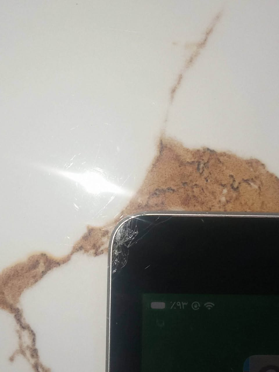 آيباد ٩ • ٦٤ جيجا • بصمه مكسوره