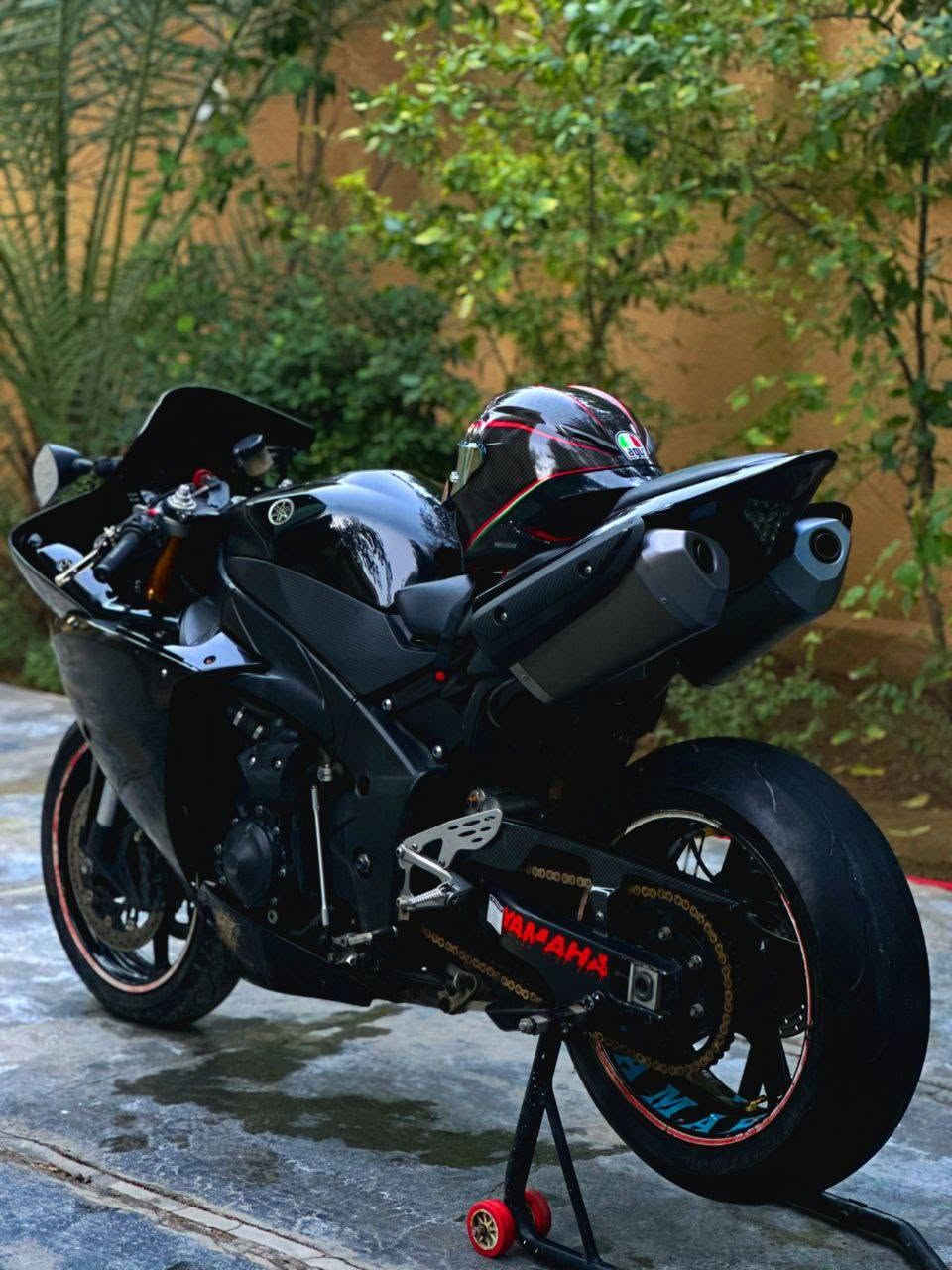 السلام عليكم
yamaha R12012 
كوم حديد الدراجه نقصها عقل ابيع هيج والي يريد يجب احد يفحص مكينه وكلشي مابيها الدراجه بس عقل النقص بس اني ابيعلك كوم حديد . و نت ماعندي الي تفيده يتواصل ع الرقم ورجاء منكم اخوتي اعرفو اسعارهن قبل لاتتصلون واني ممنون واعتذر ع الاطاله 
المكان : كربلاء 
الرقم : ***********
