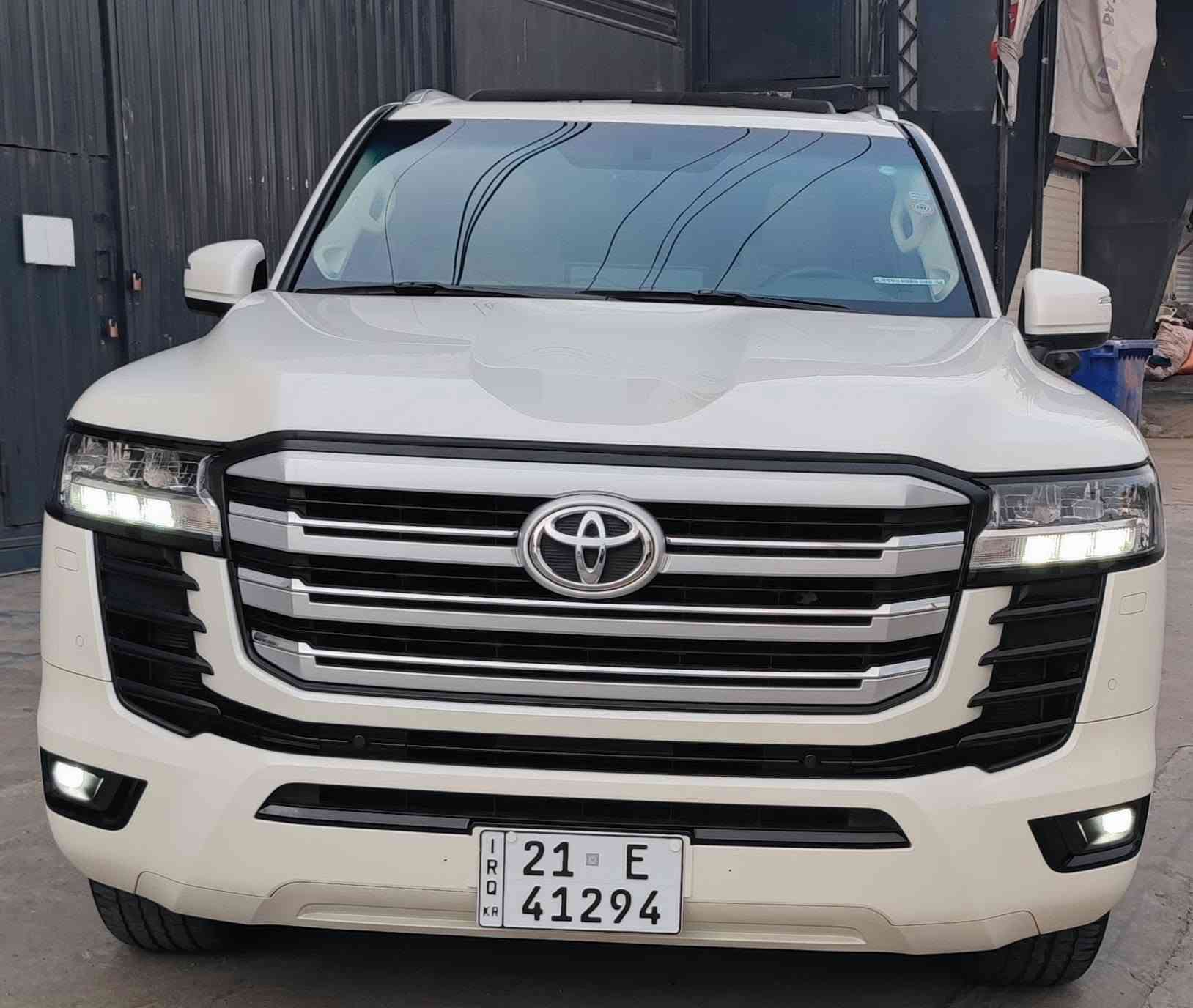 لاندكروزر GXR • ٢٠٢٢ • ٥٤٠٠٠ كم