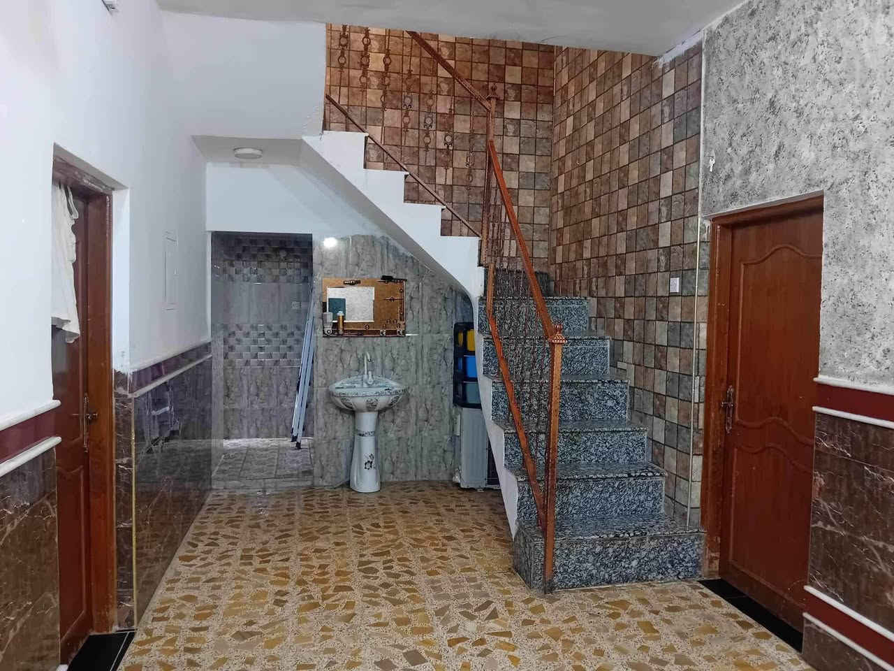 لبيع  مساحه 200متر الموقع حي طياره  طابو زراعي سند 25  قرب شارع 25
السعر وتفاصيل اتصل على هذ ا الرقم ***********

