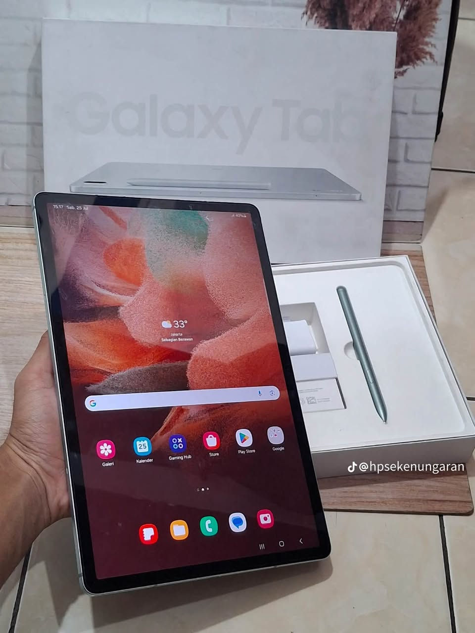Galaxy Tab S7 FE
يدعم شريحه تصال.
 السعر مناسب 
مستخدم شهر 
ملحقاته كاملا

✅ سعة التخزين: 64GB
✅ الذاكرة: 4GB RAM
✅ شاشة كبيرة 12.4 بوصة
✅ يدعم قلم S Pen
✅ مناسب للدراسة، الرسم، الاجتماعات، مشاهدة المحتوى والألعاب

نص مكتوب في الصور:
- @hpsekenungaran