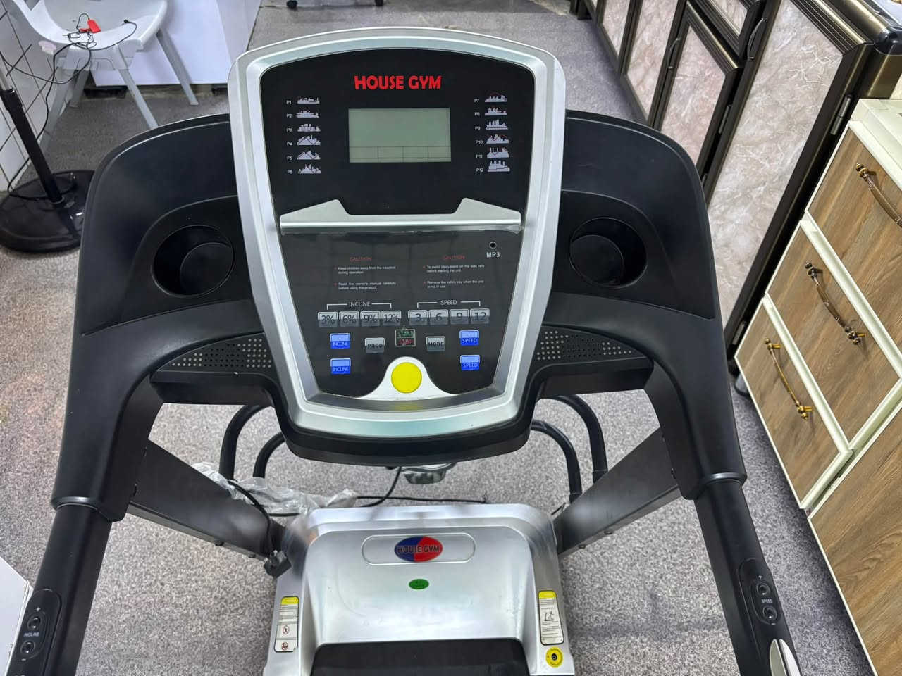 جهاز جري مستعمل قليل جداً السعر 300 ألف العنوان بغداد /للاستفسار ***********
