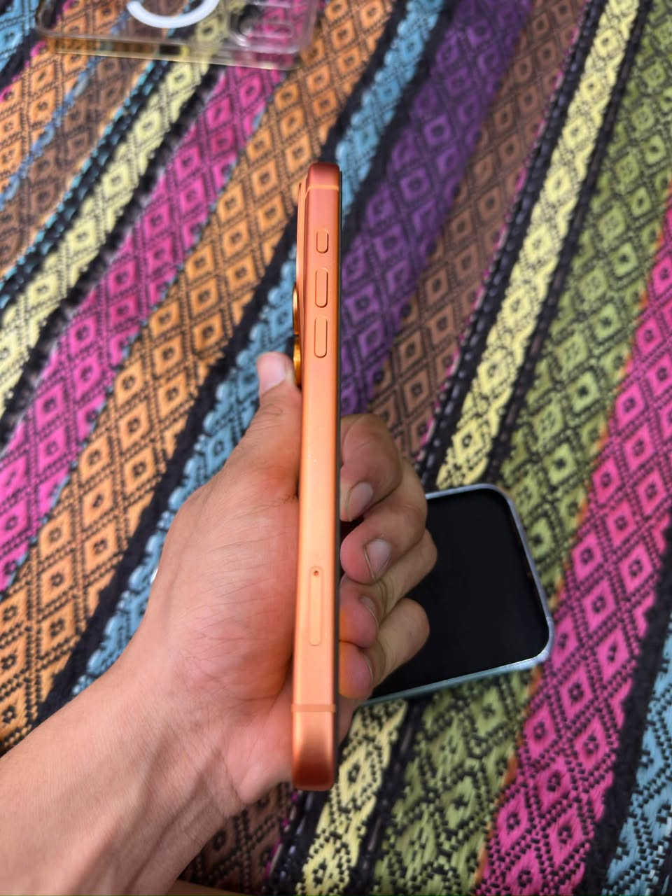 سلام عليكم برو ماكسiPhone17 جهاز شرق اوسط مكفول يجي مدخل شريحا مكفول من اي زلق جهاز ستخدام والد محتاج على بيعتا سعر مليونين رقم*********** بصرة ياسين خريبط جهاز كامل ملحقات كامل كلشي

نص مكتوب في الصور:
- ٧:١٦ حالة البطارية حالة البطارية عادية تعمل بطارية iPhone هذه على النحو المتوقع. حول البطارية والضمان... الحد الأقصى للقدرة ٩٩٪ هذا قياس لقدرة البطارية مقارنة بقدرتها عندما كانت جديدة. قد تتسبب القدرة المنخفضة بتقليل ساعات الاستخدام بين عملية الشحن والأخرى. عدد الدورات ٢١٥ هذا هو عدد مرات استهلاك iPhone لقدرة البطارية. معرفة المزيد... تاريخ التصنيع سبتمبر ٢٠٢٥ أول استخدام نوفمبر ٢٠٢٥