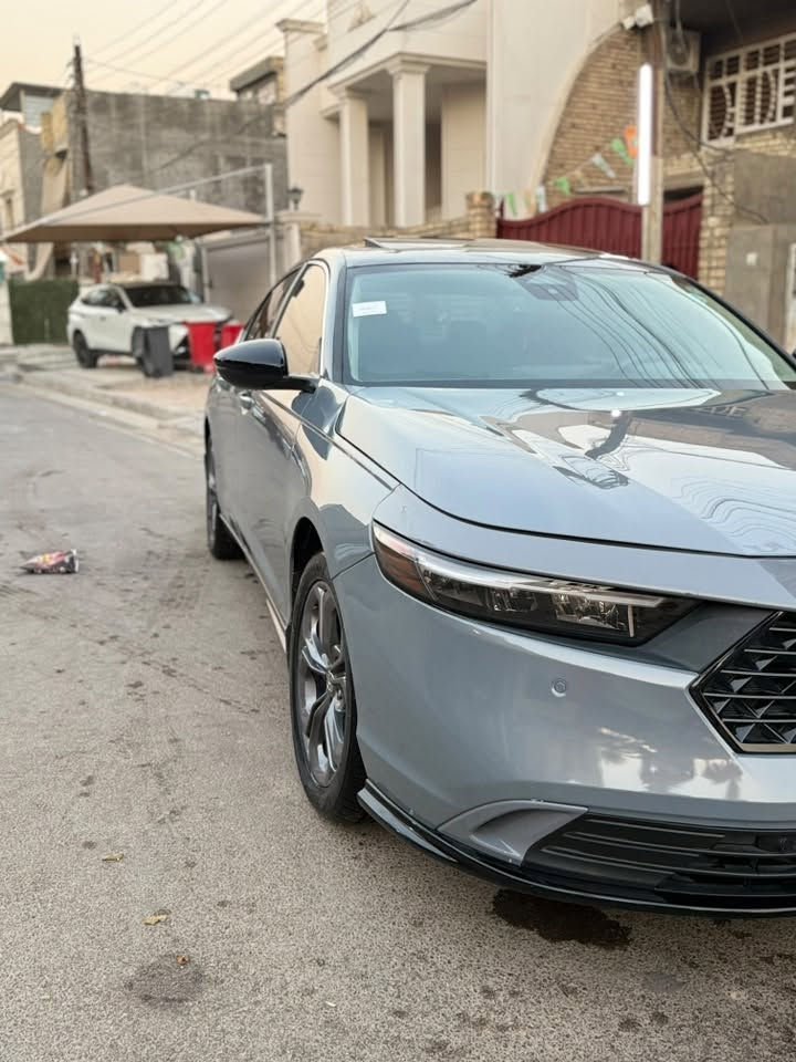 Honda Accord EX-L 2025 للبيع
 الموديل: 2025
 الفئة: EX-L (أعلى المواصفات)
 الرقم: أربيل
 السعر: 195 ورقة ($19,500) - قابل للتفاوض البسيط
 المكان: بغداد - العامرية
تفاصيل السيارة والمواصفات:
 الحادث: ضرر بالباب والجاملغ امامي يمين )
 الأيرباك: أيرباك الاستيرن مرجع كبسولة بشرط العمل والتصليح النظيف
 المواصفات العامة
كشن جلد 
خزن الكشنات 
تدفى كشنات 
 تظليل كامل
 كشنات جلد كهرباء
 فتحة سقف، 
شاشة كبيرة، 
كاميرا دواره 
وحساسات امامي خلفي 
 بصمة تشغيل ودخول ذكي
 المحرك،الكير ، والشاصي بشرط الفحص والفرز
 الوضع العام: السيارة جاهزة للاستخدام تماماً وما تحتاج أي مصروف.
للتواصل والمعاينة:
اتصل على الرقم: ***********
مكان السياره بغداد العامريه
